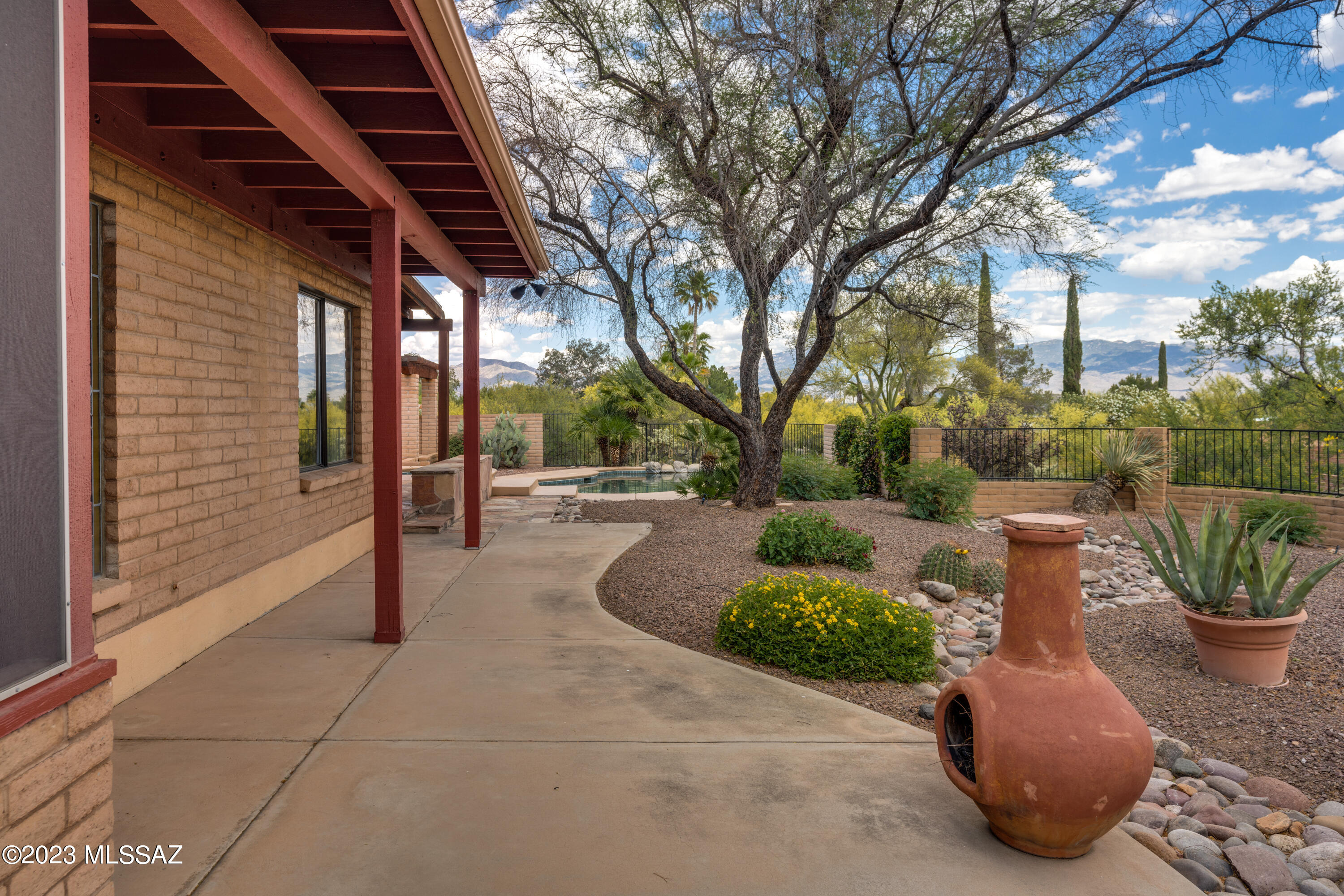 8130 E Ridgewood Drive