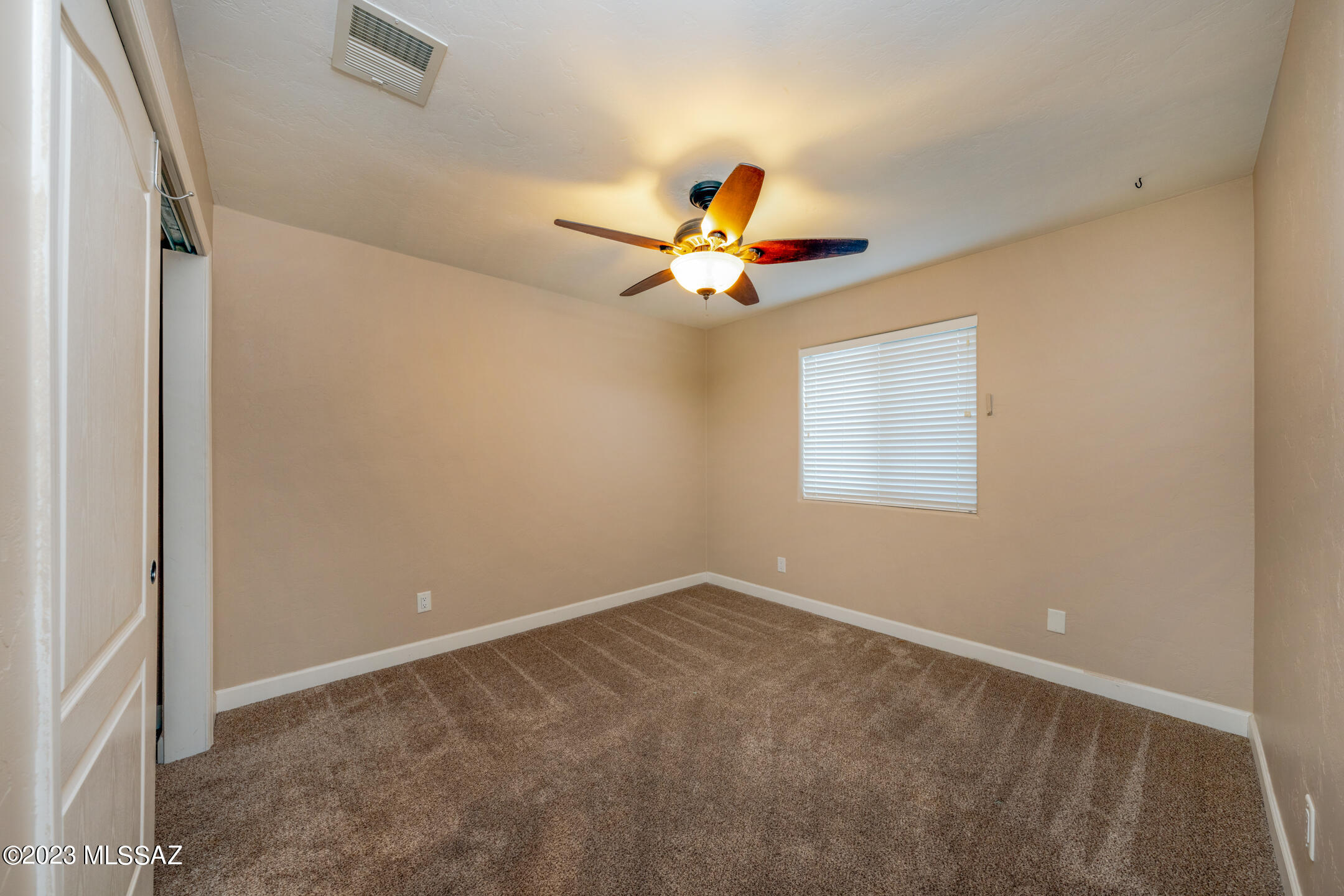 1852 W Maplewood Drive