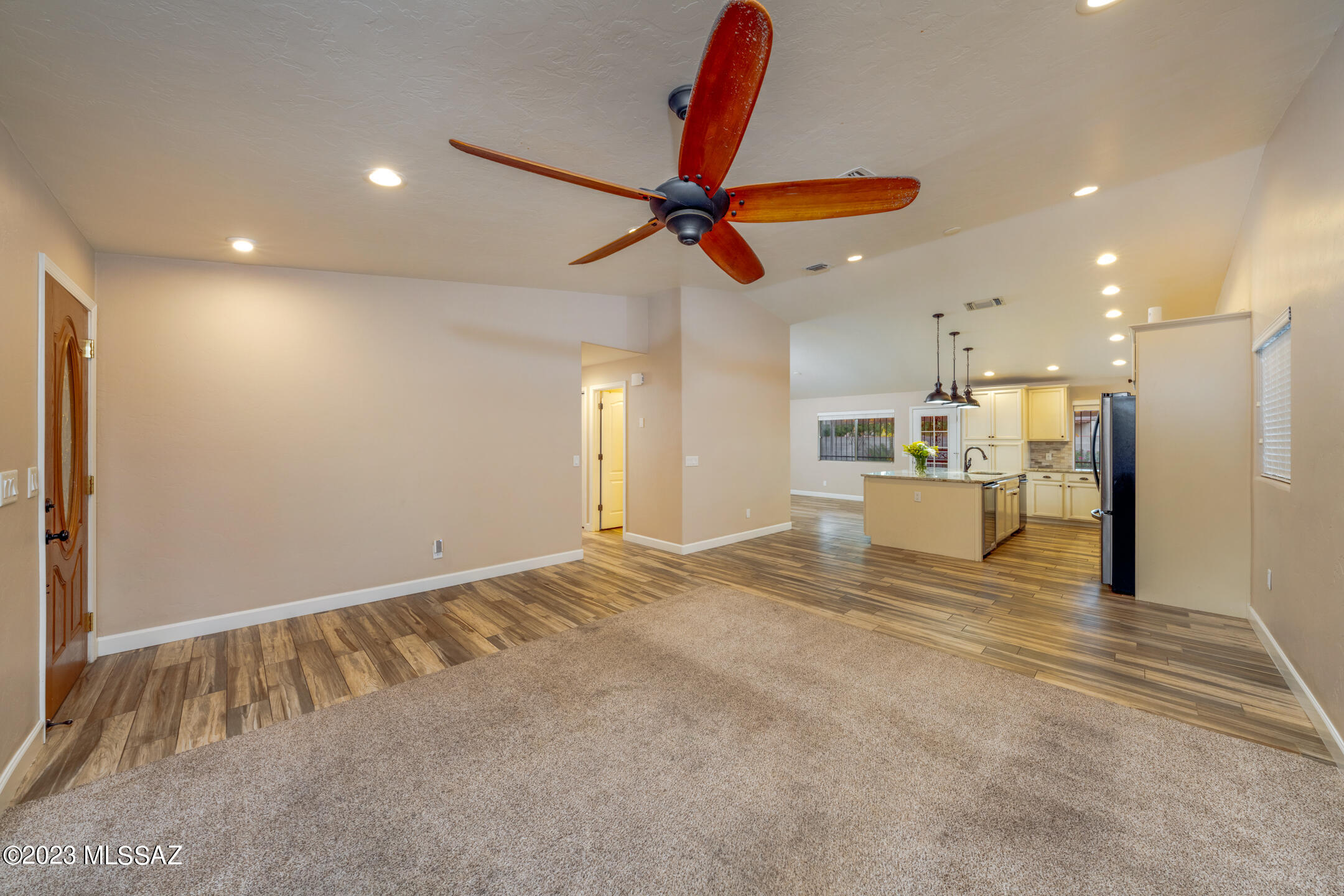 1852 W Maplewood Drive