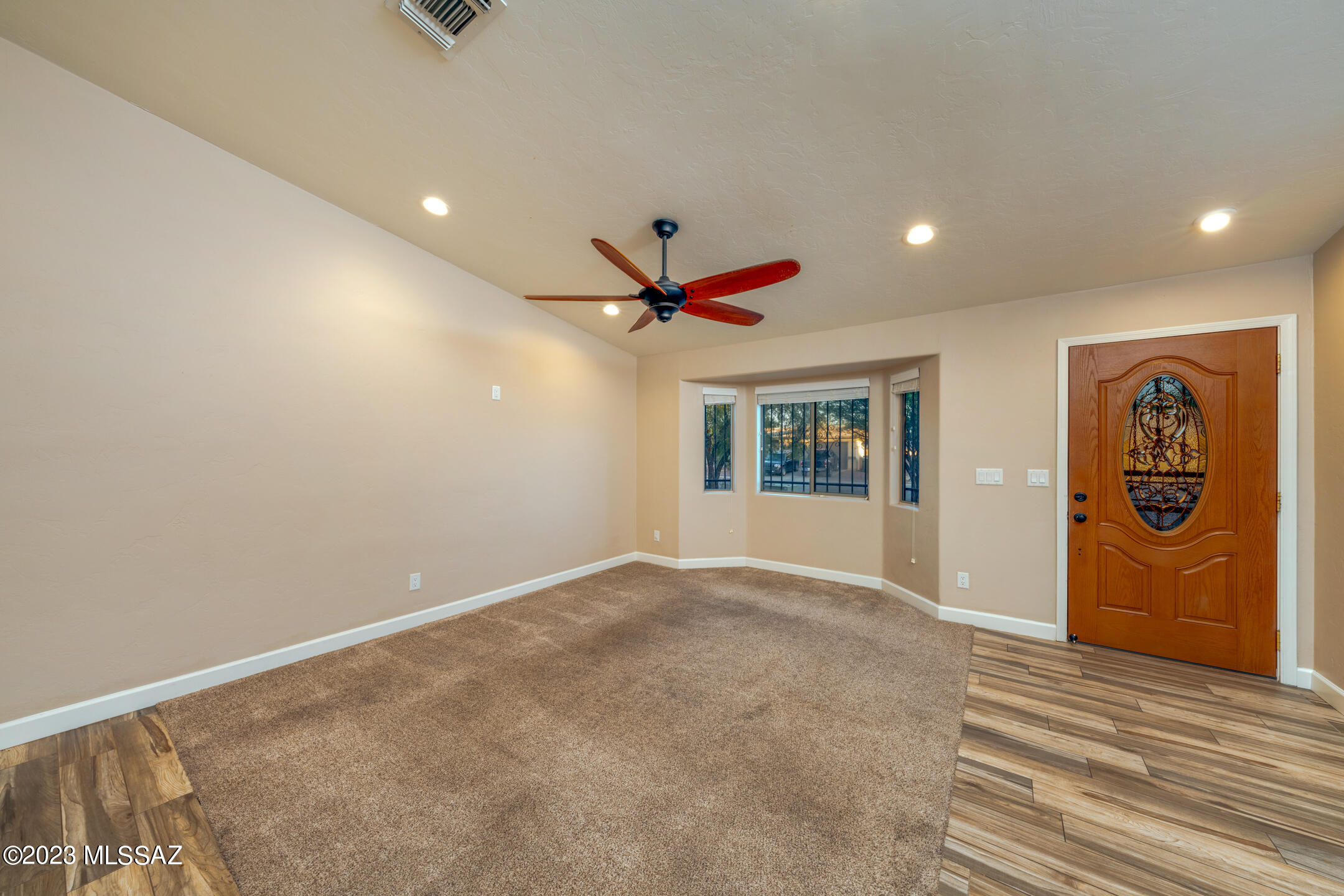 1852 W Maplewood Drive