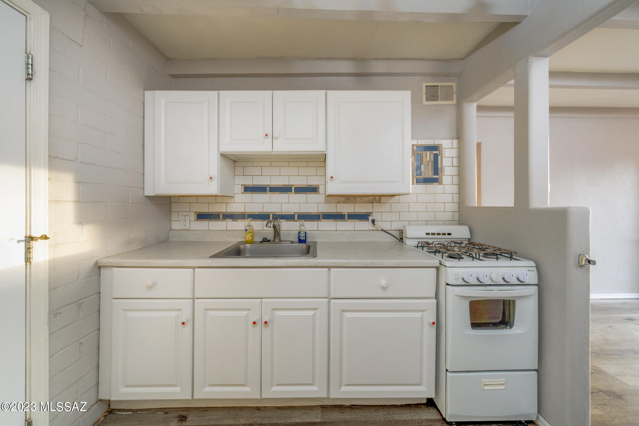 825-829 N Columbus Boulevard