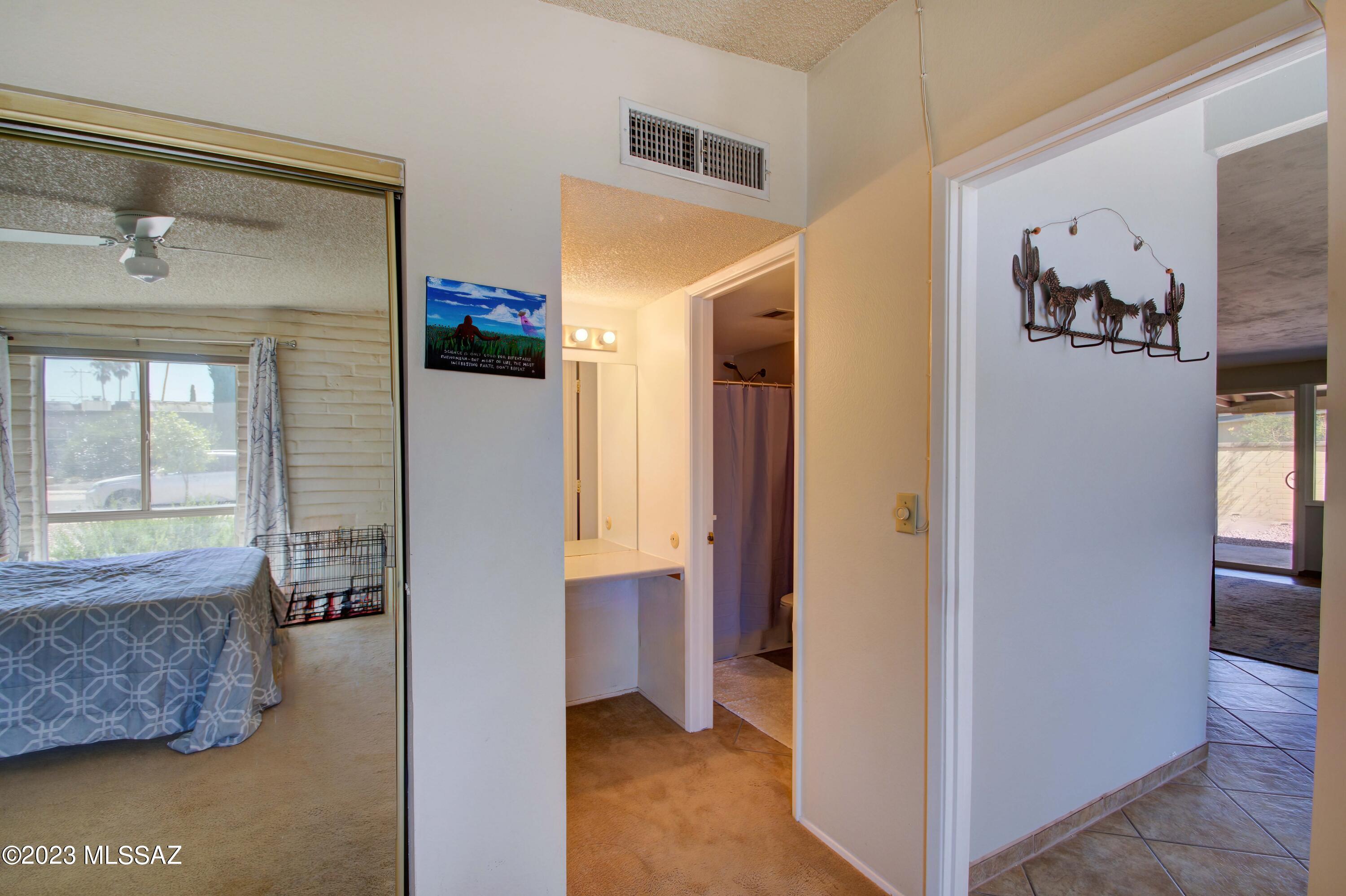 9549 E Calle Cascada
