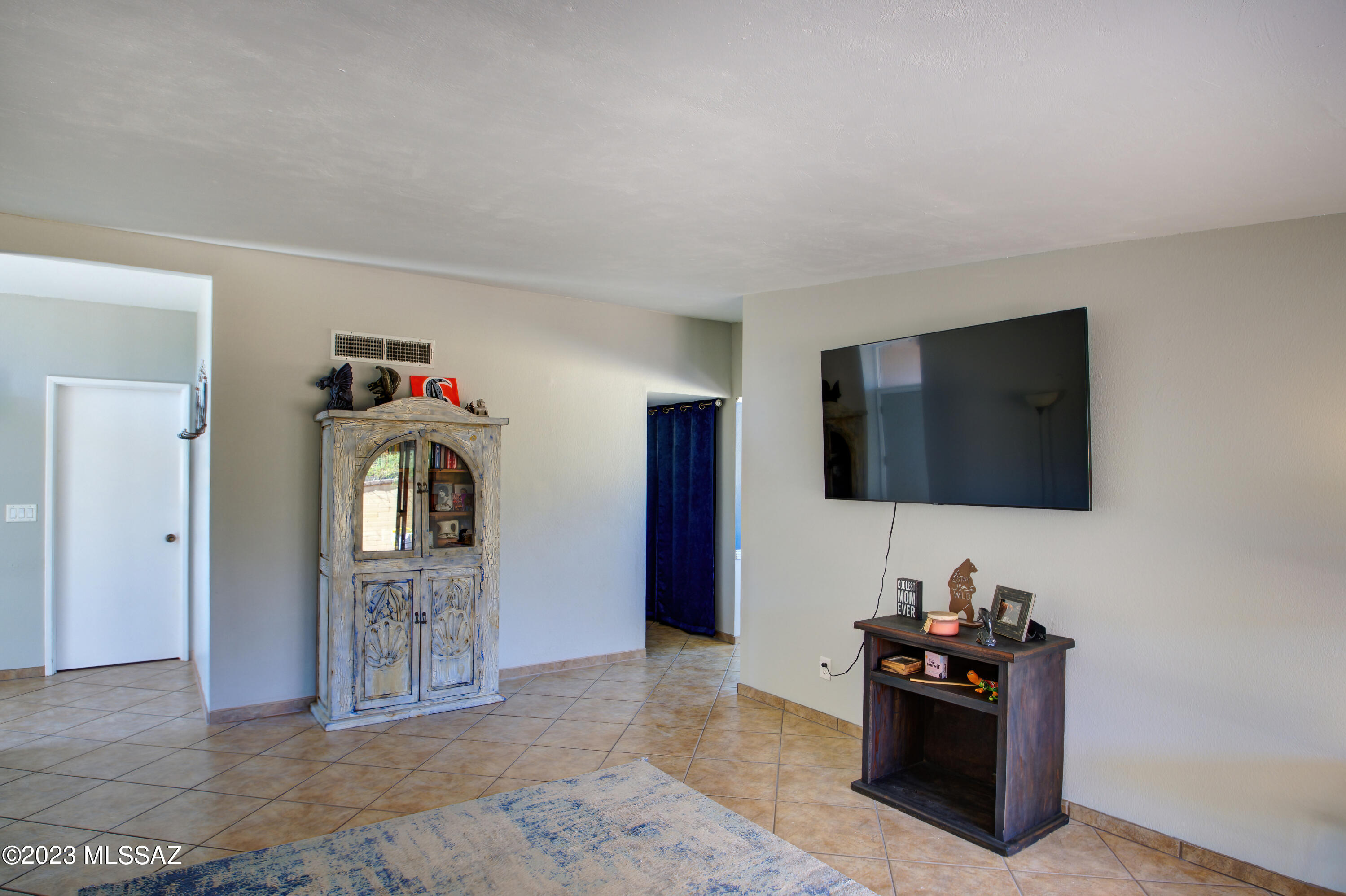 9549 E Calle Cascada