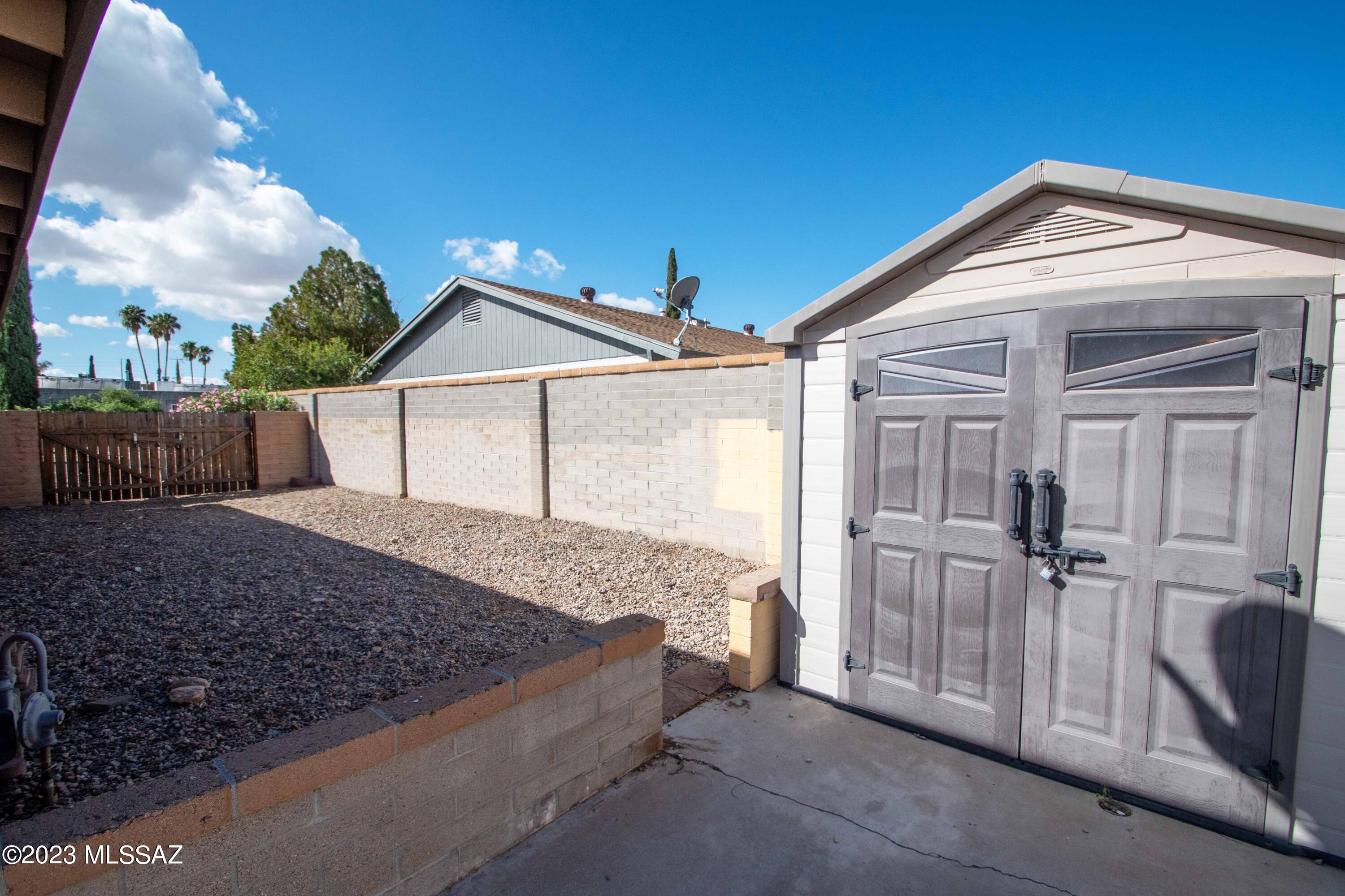 9549 E Calle Cascada