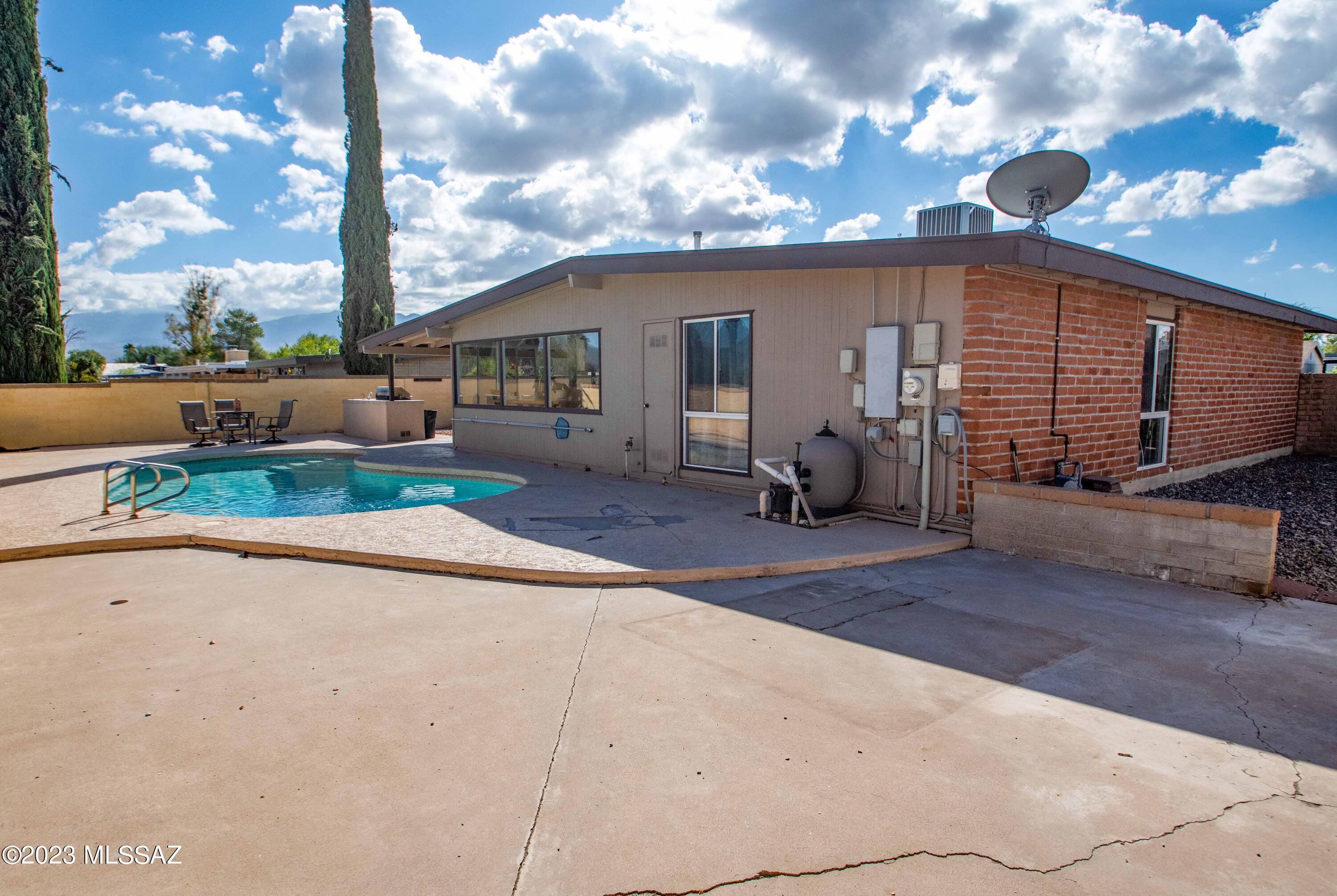 9549 E Calle Cascada
