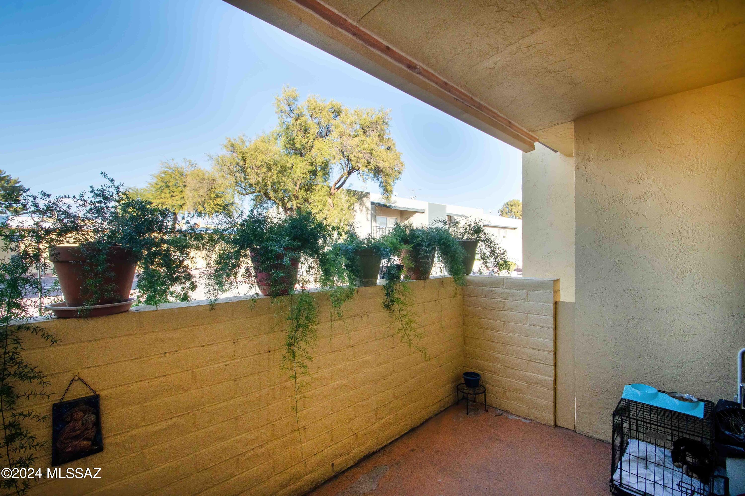 834 S Langley Avenue Unit: 102