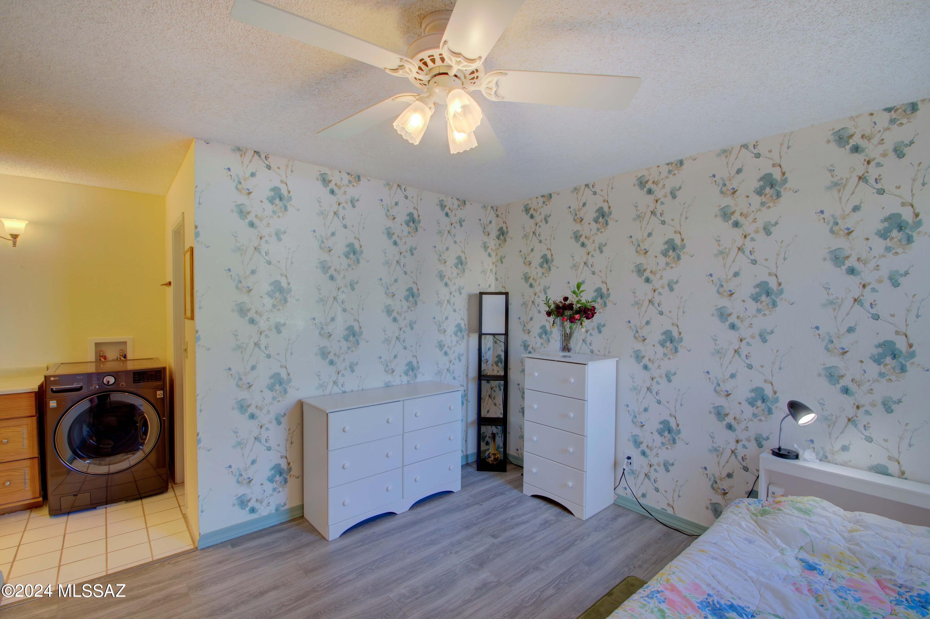 834 S Langley Avenue Unit: 102