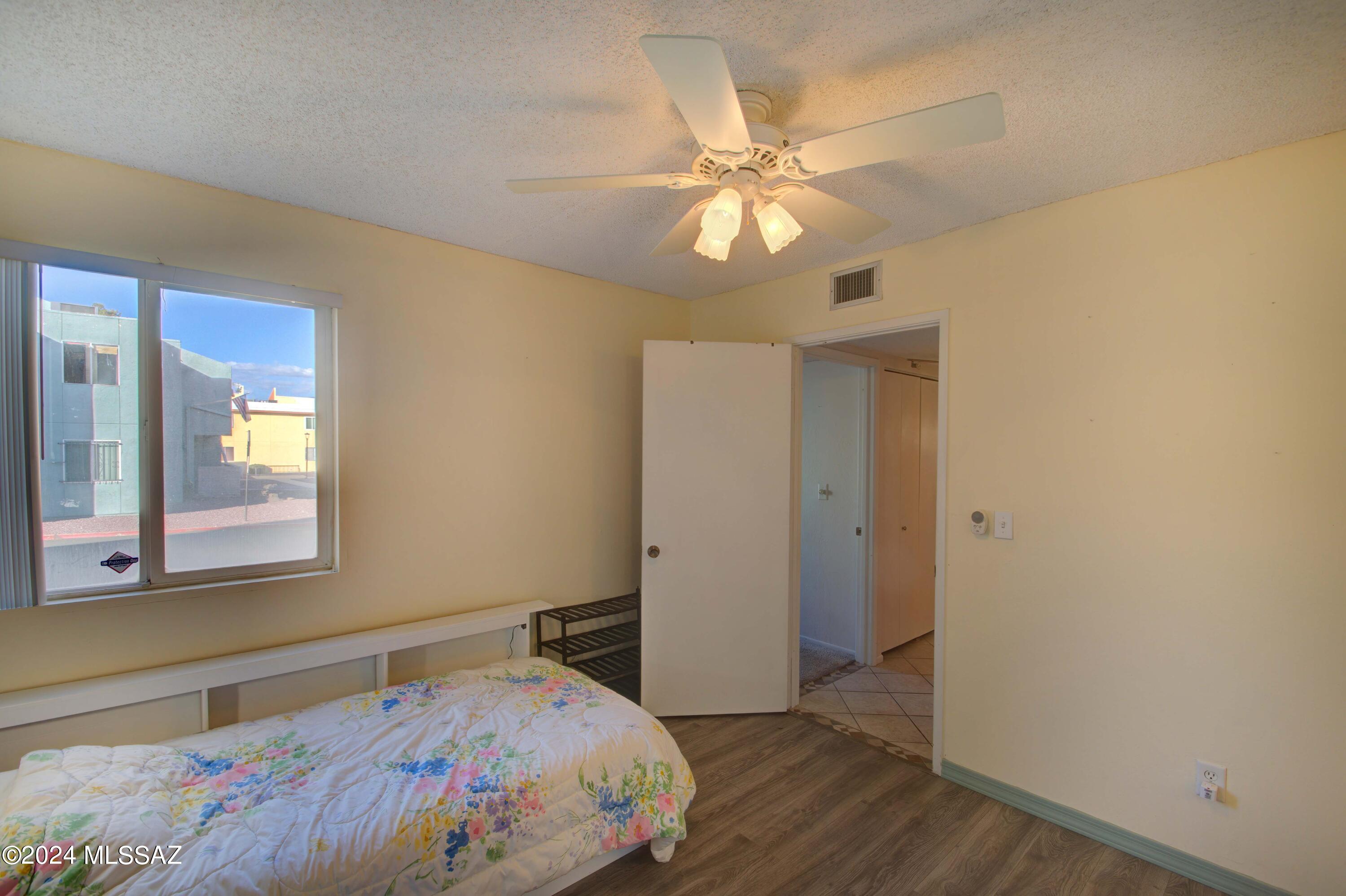 834 S Langley Avenue Unit: 102