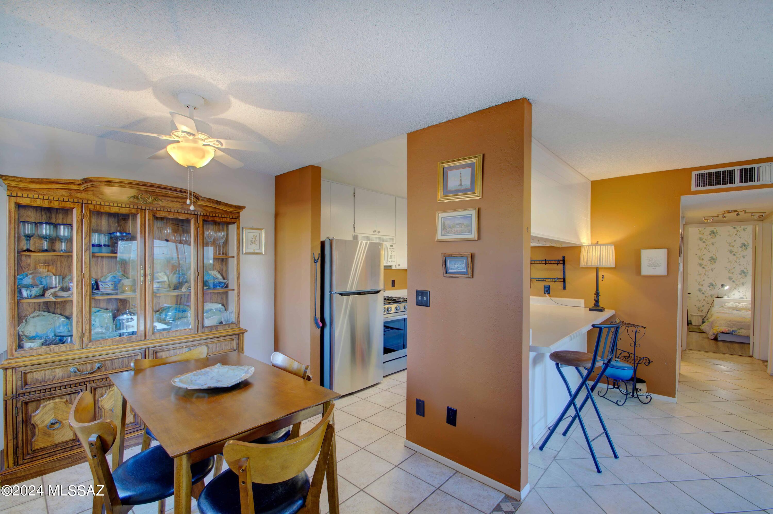 834 S Langley Avenue Unit: 102