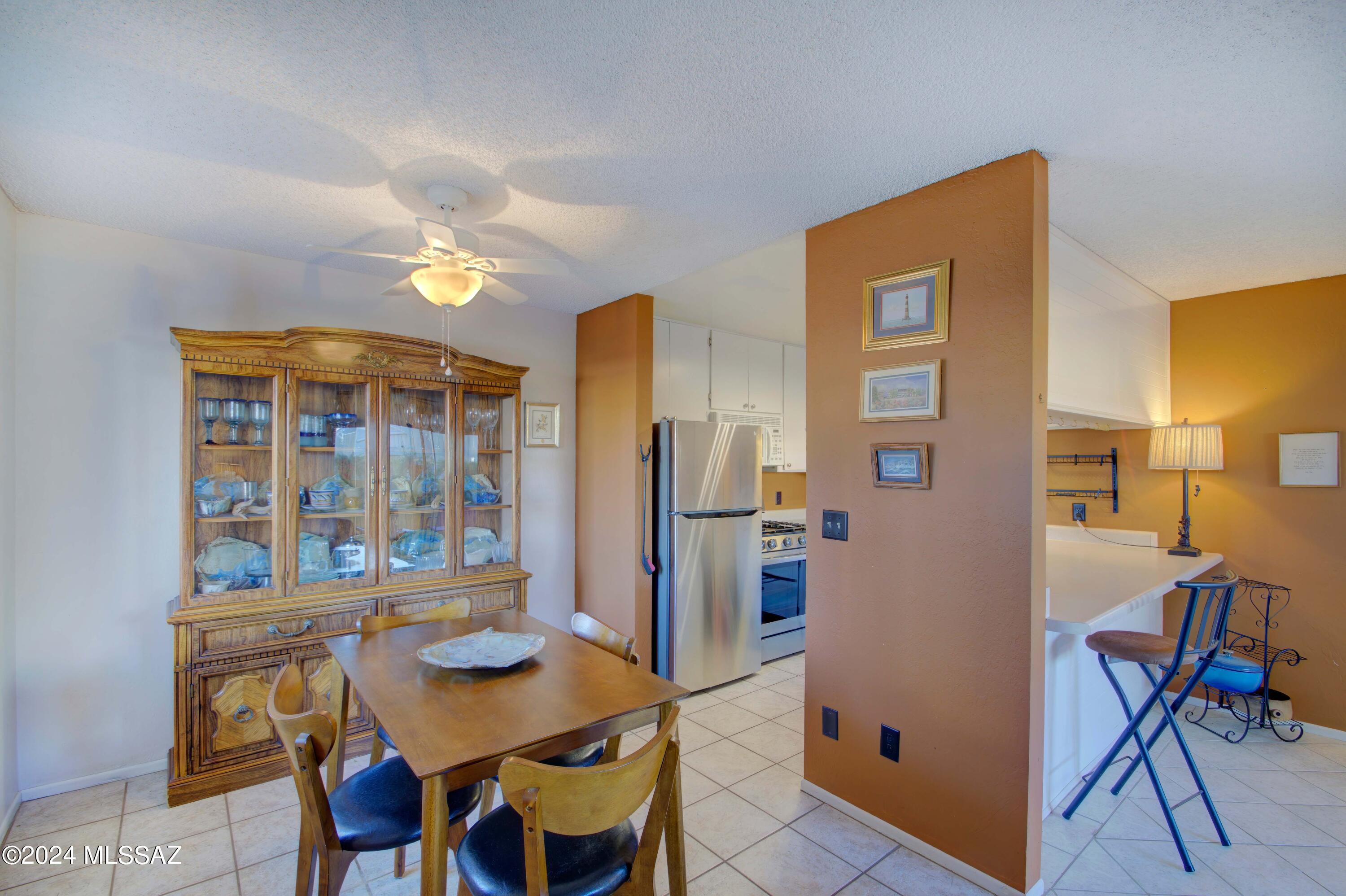 834 S Langley Avenue Unit: 102