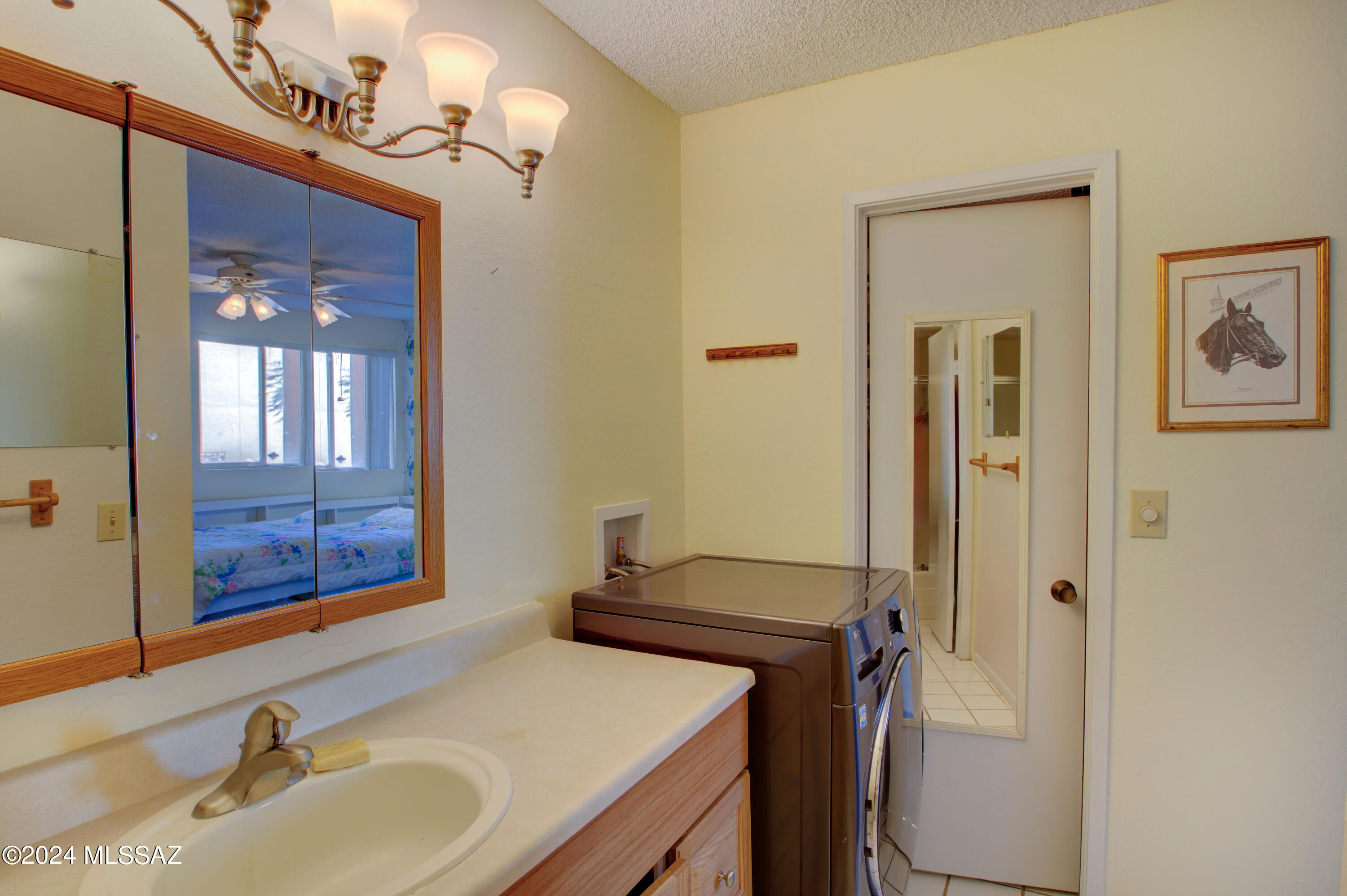 834 S Langley Avenue Unit: 102