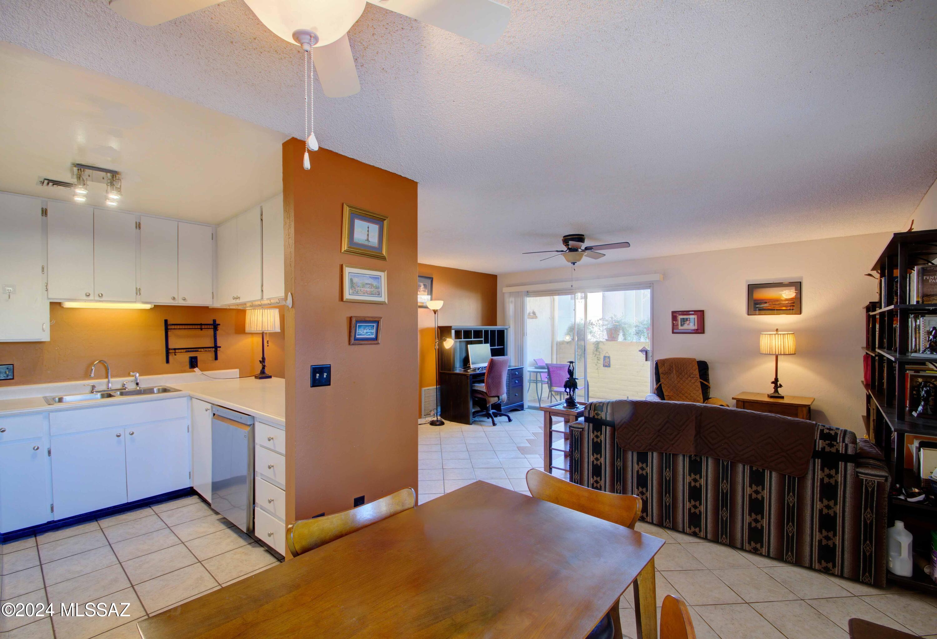 834 S Langley Avenue Unit: 102