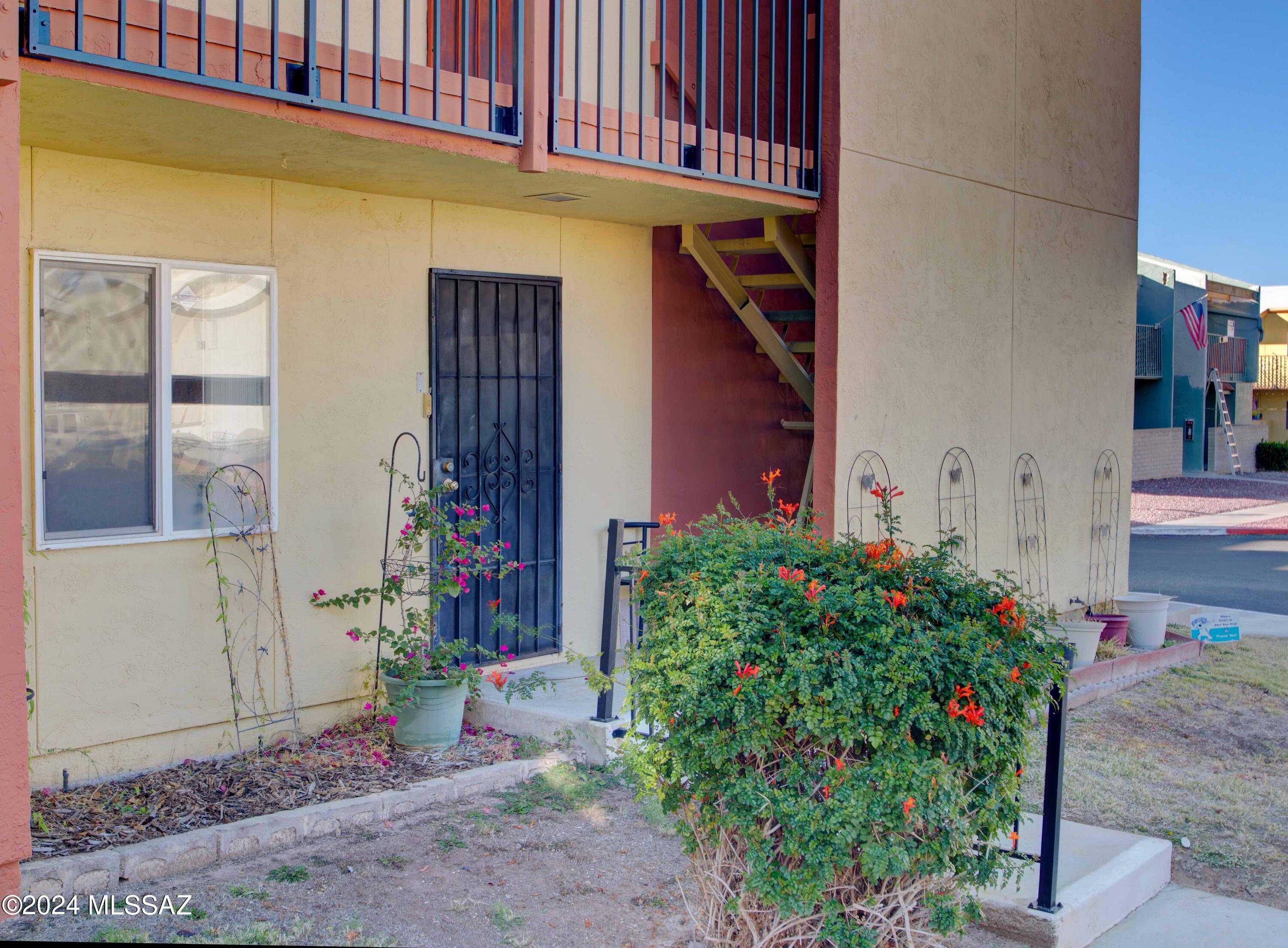 834 S Langley Avenue Unit: 102