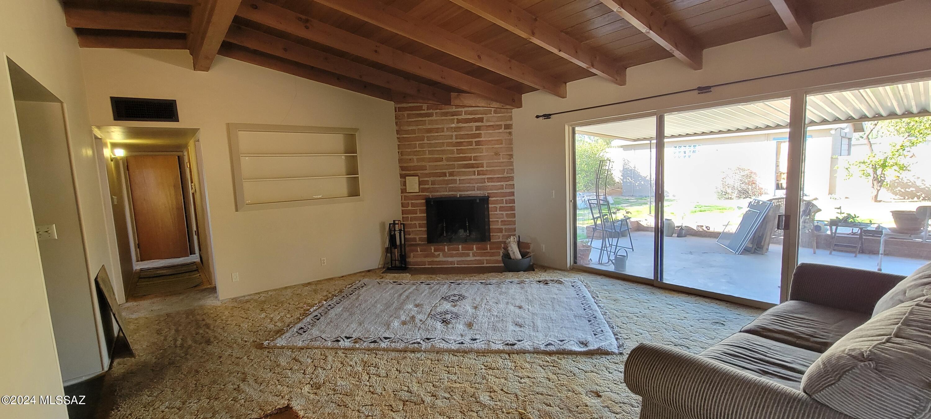 1218 W Schafer Drive