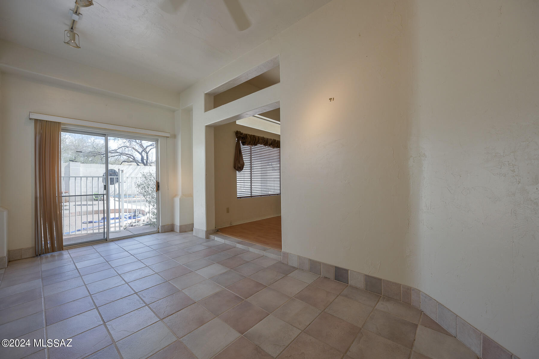 2450 N Quesnel Loop