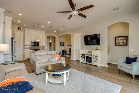 965 W Corax Way
