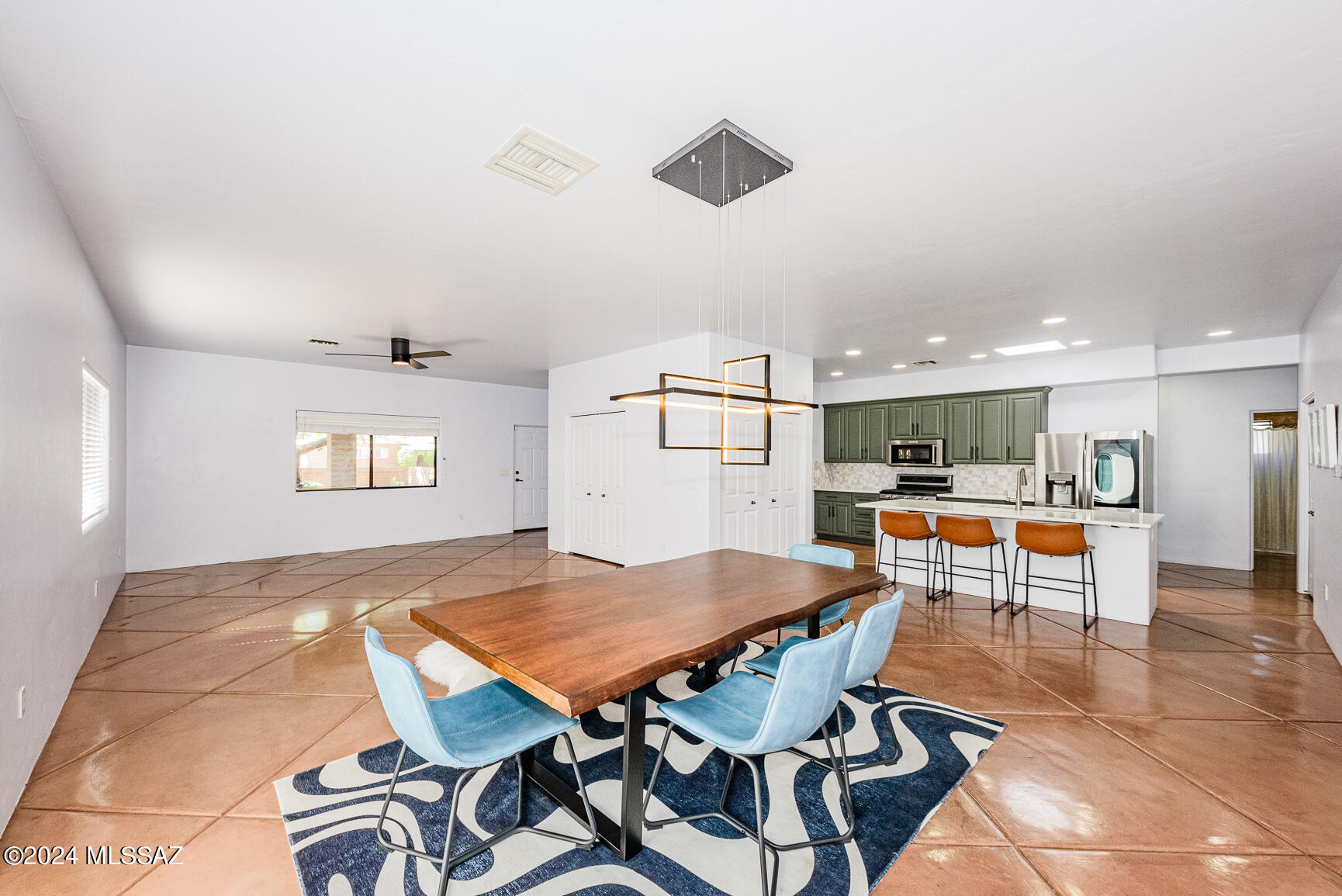 3555 E Edison Street