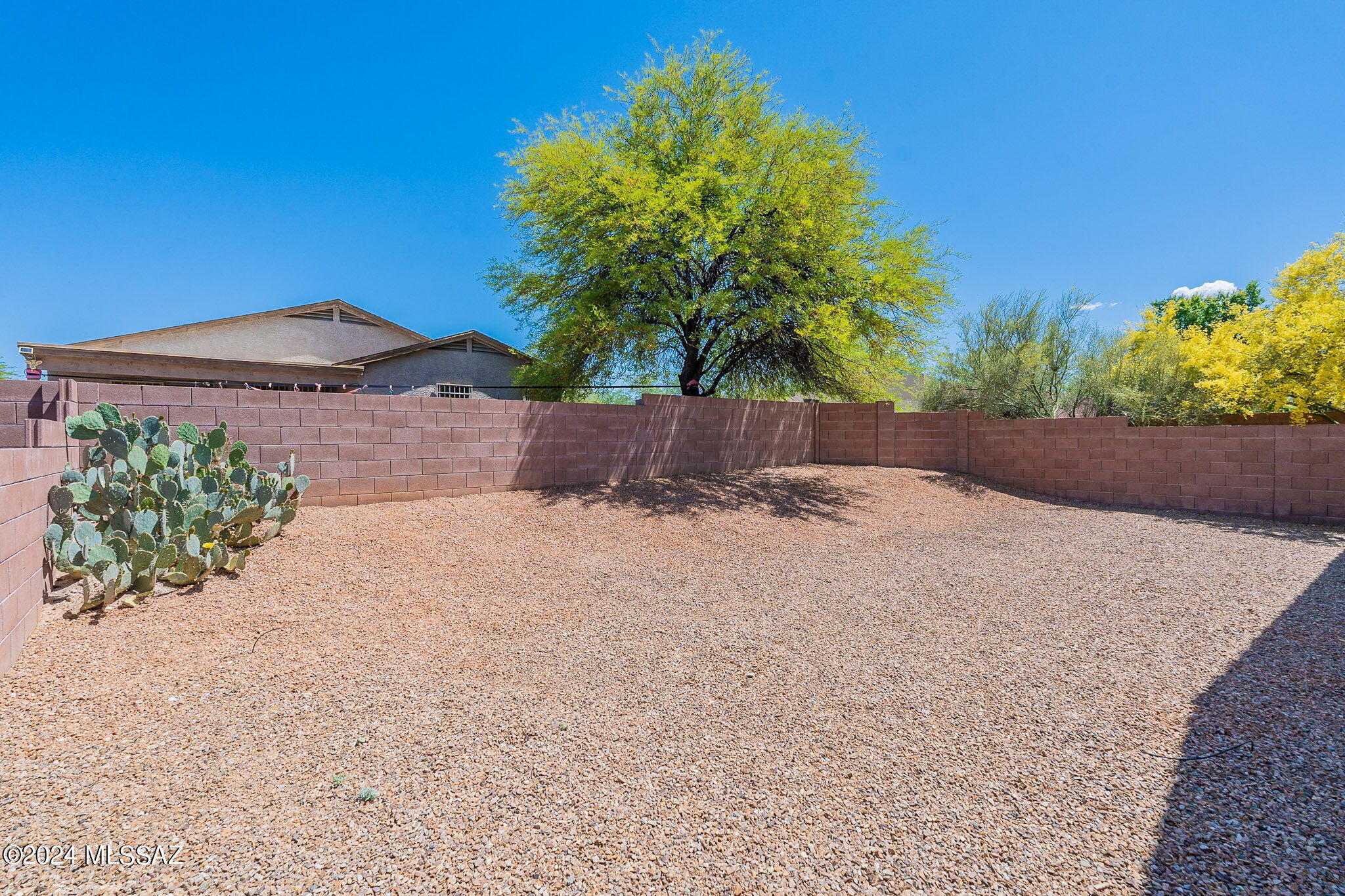 10045 E Cedar Hill Drive