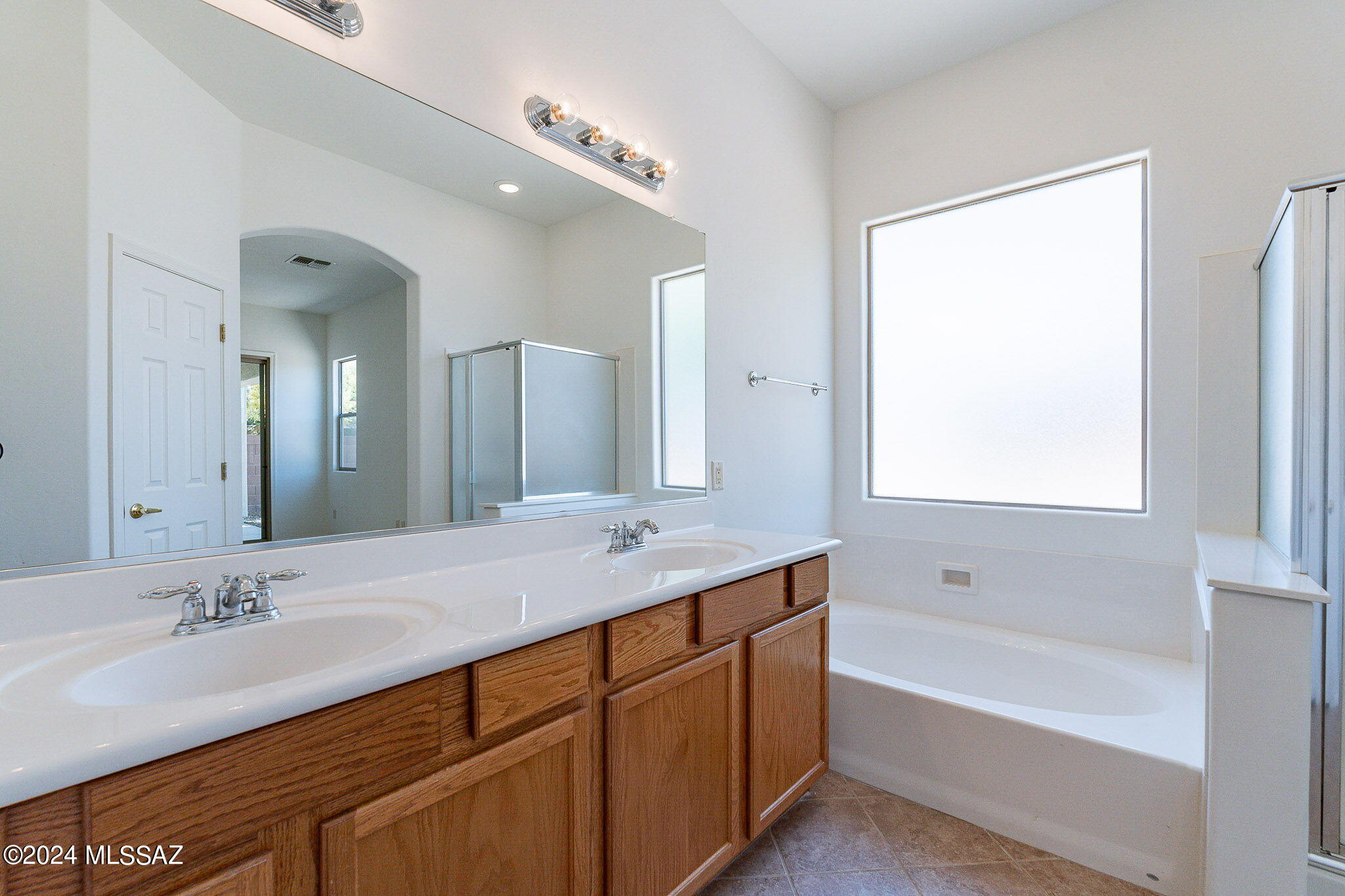 10045 E Cedar Hill Drive
