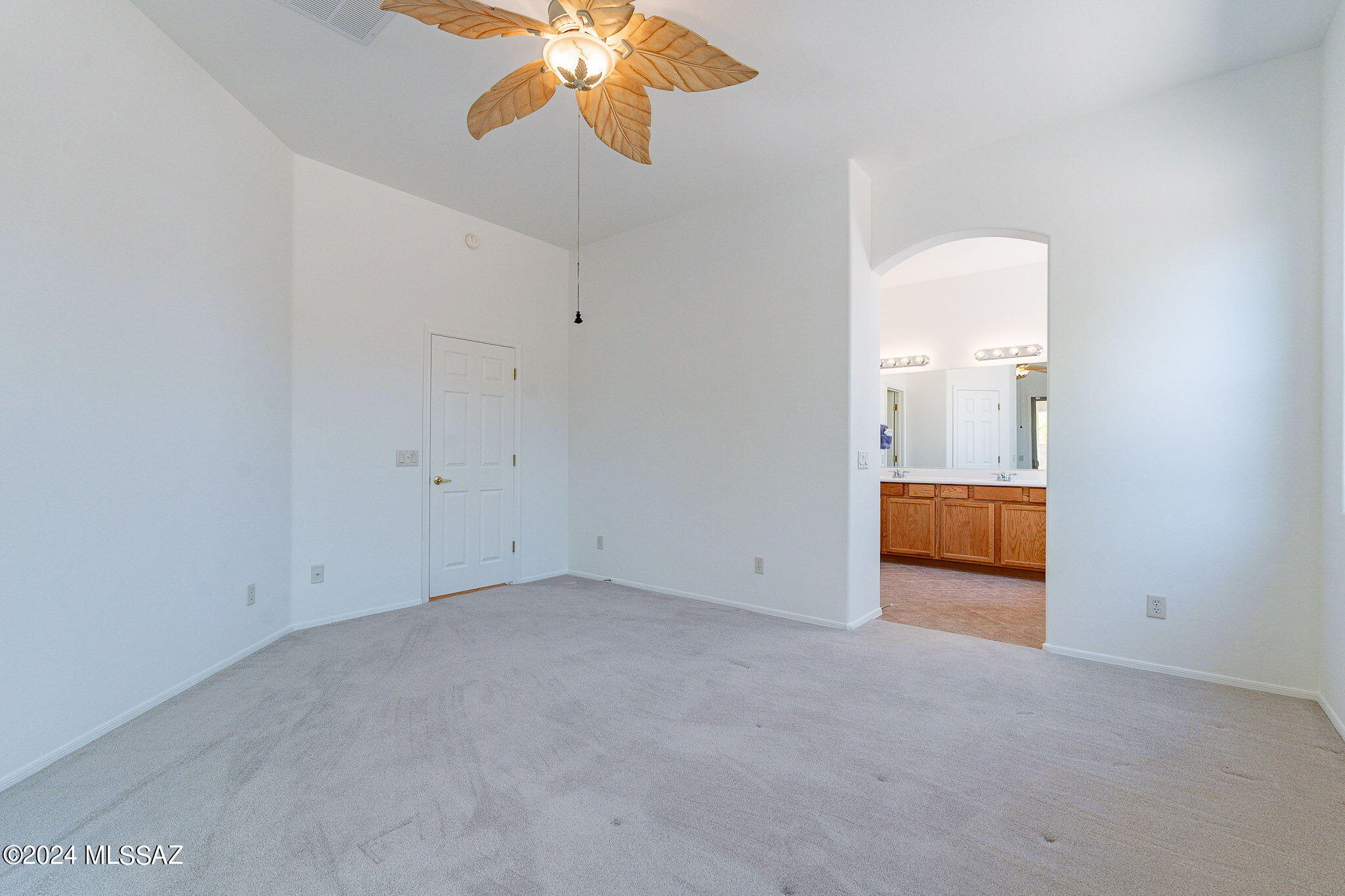 10045 E Cedar Hill Drive