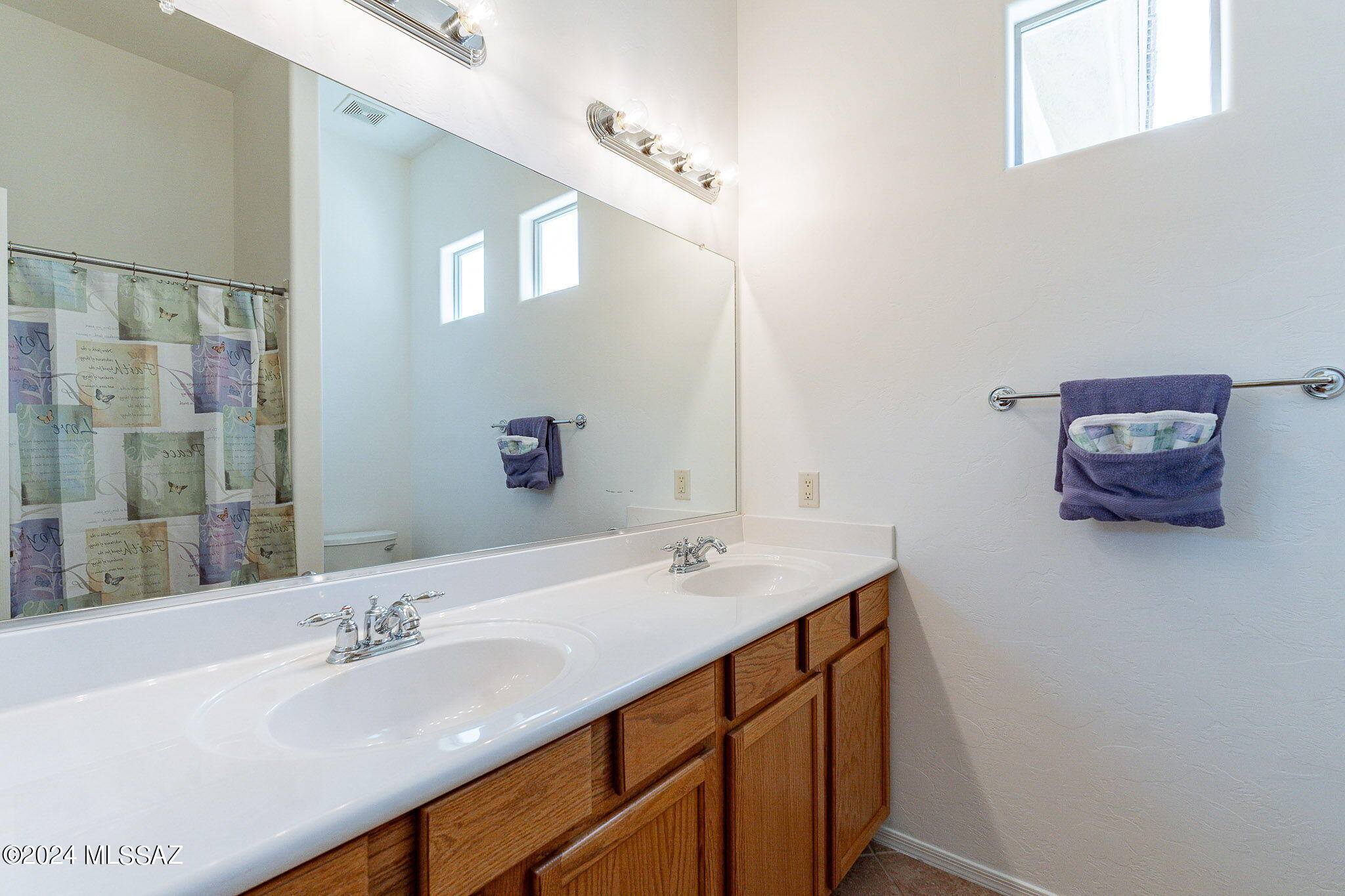 10045 E Cedar Hill Drive