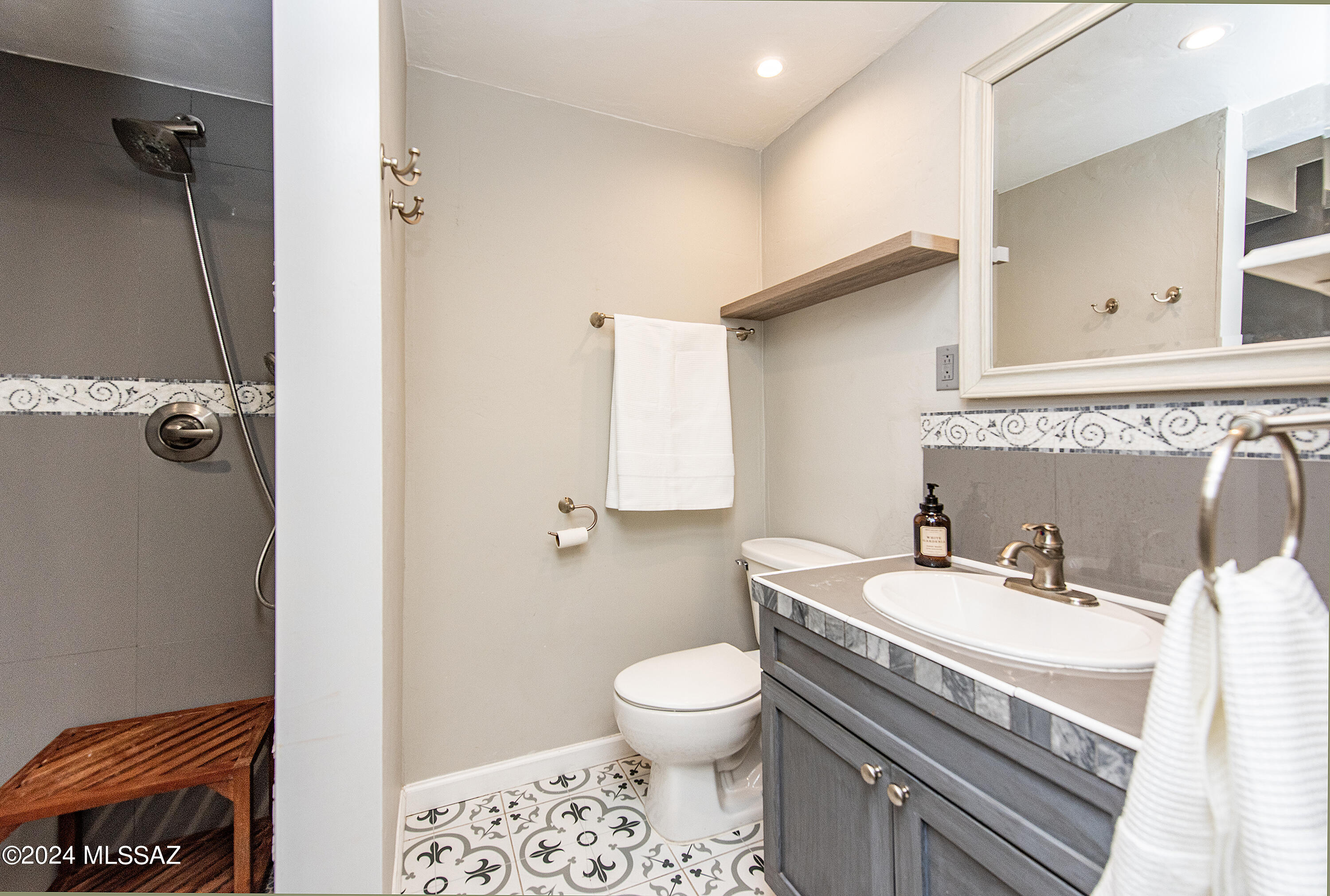 1745 E Glenn Street Unit: 239