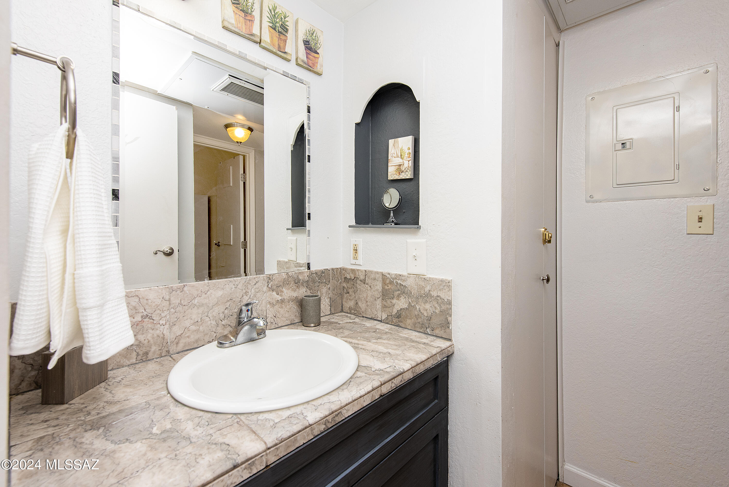 1745 E Glenn Street Unit: 239