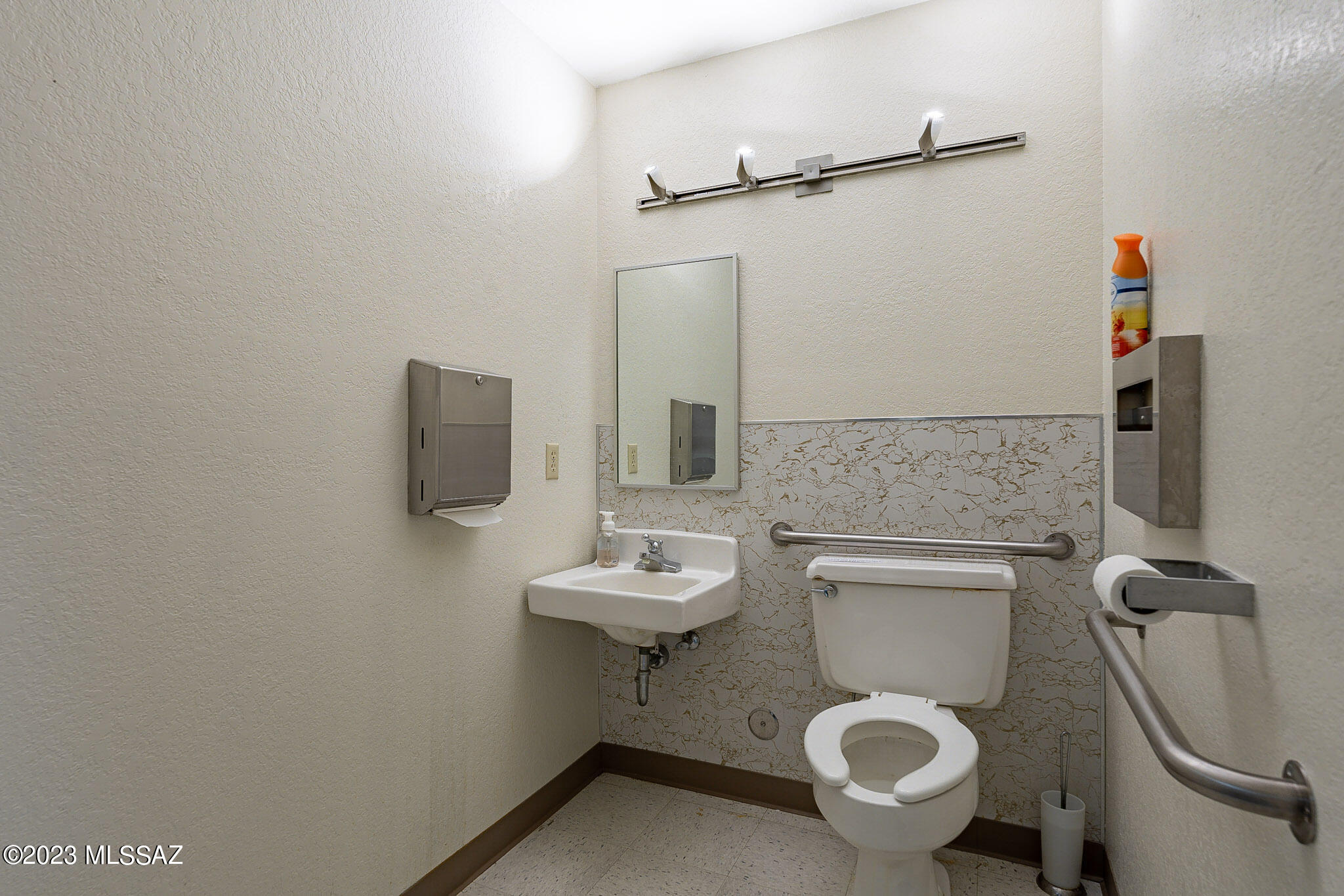 6544 E Carondelet Drive