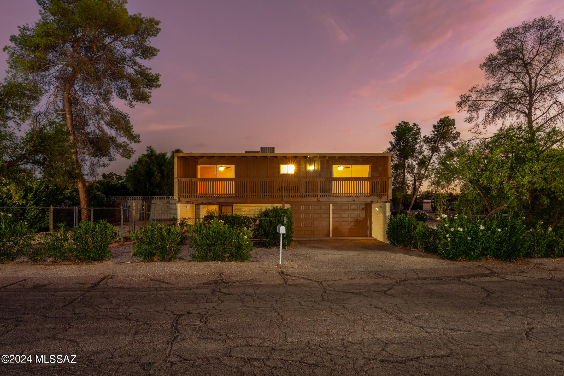 8702 E Lancaster Road