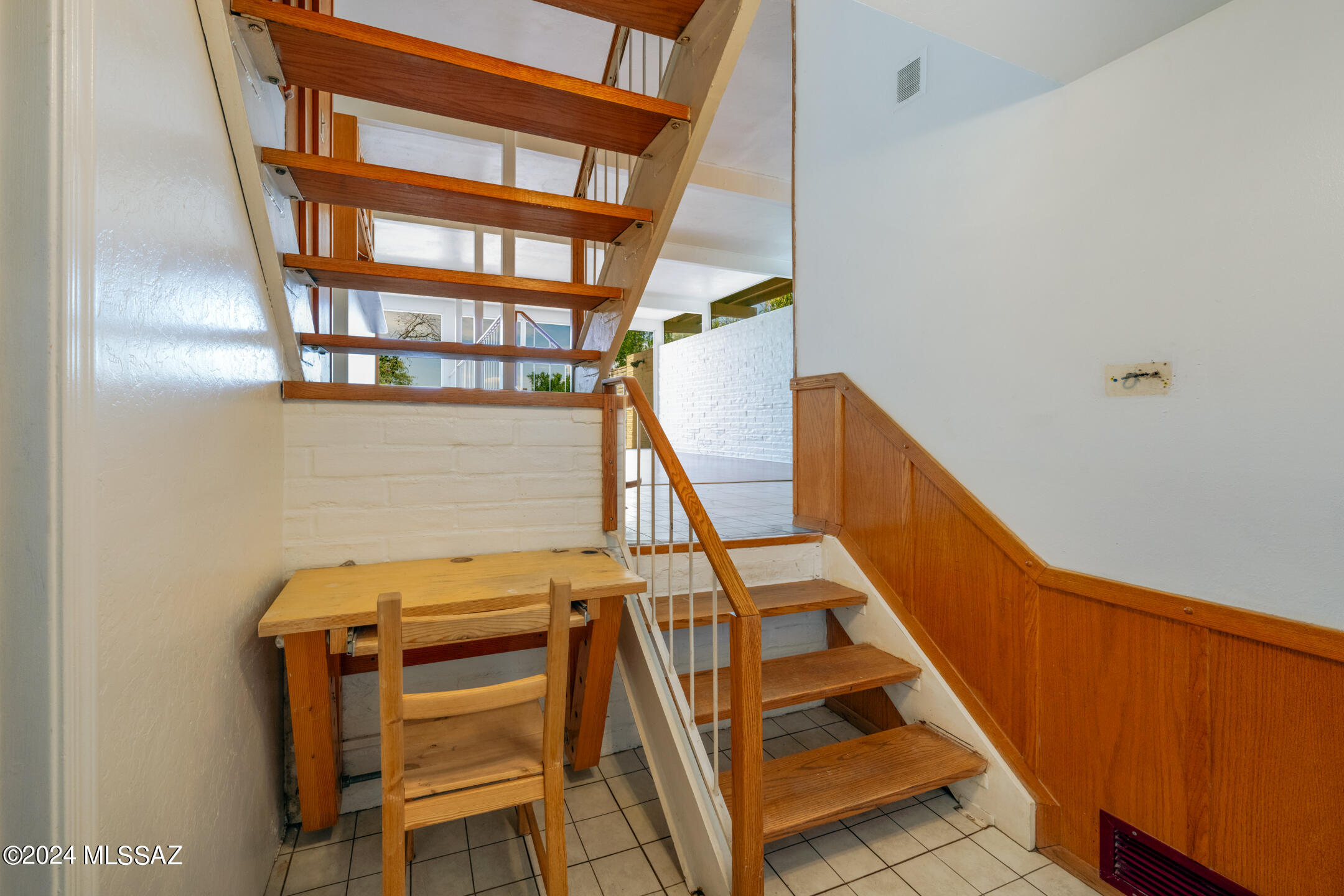 8702 E Lancaster Road