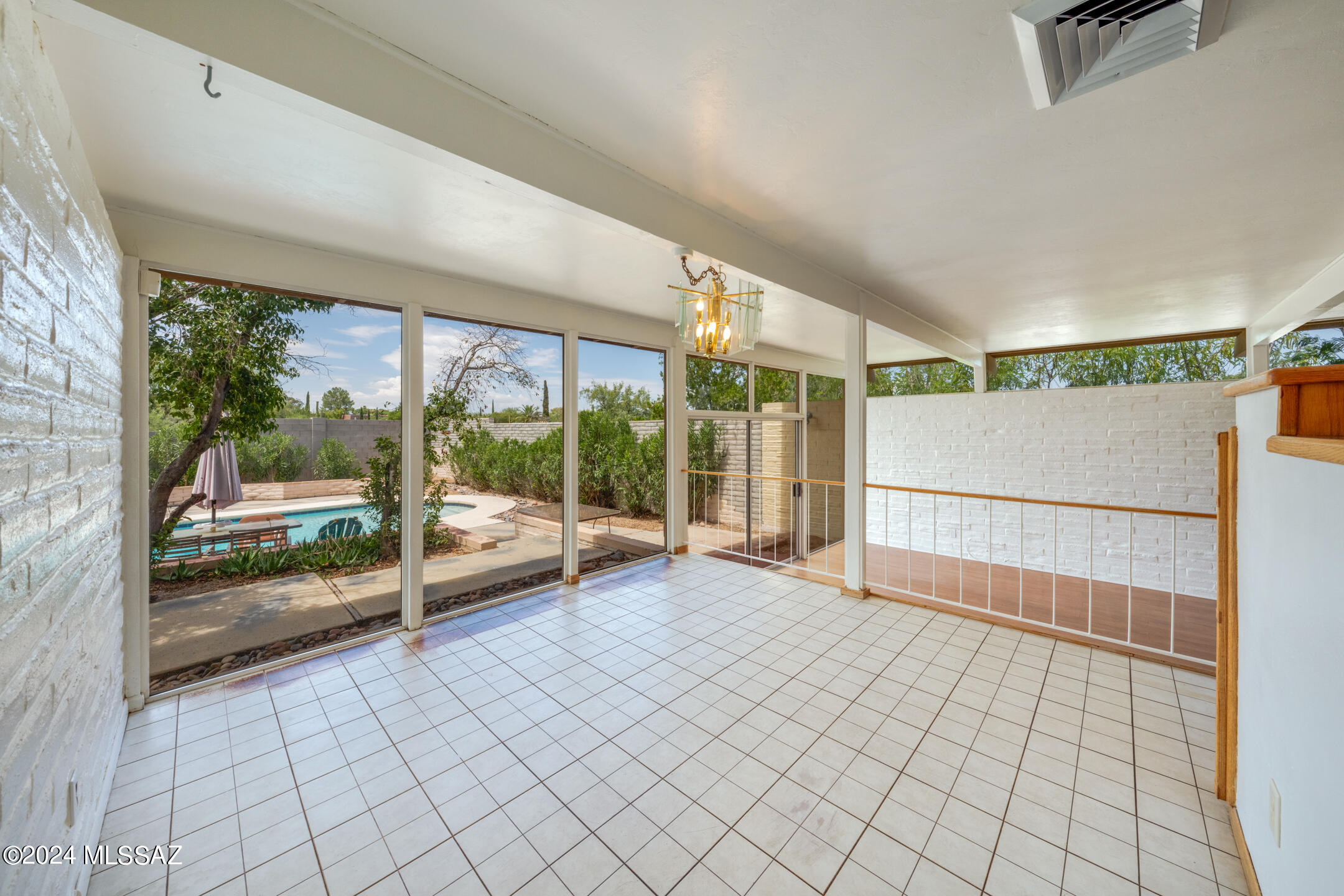 8702 E Lancaster Road