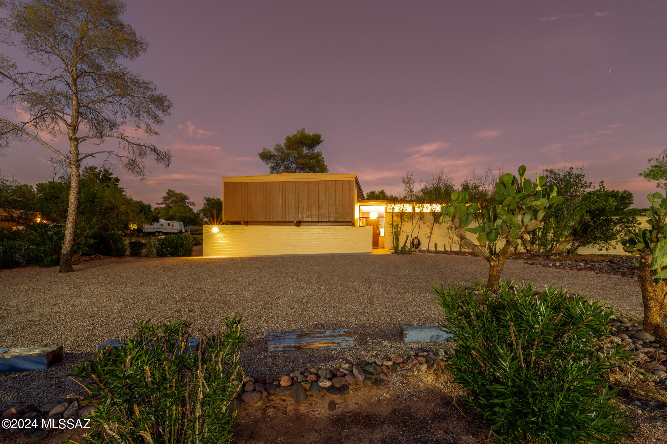 8702 E Lancaster Road