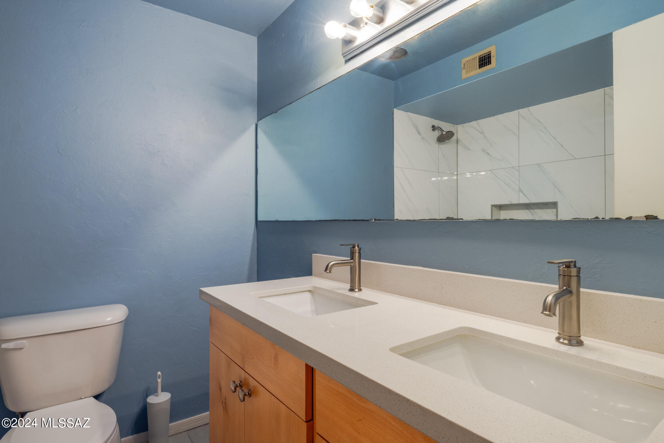 8702 E Lancaster Road