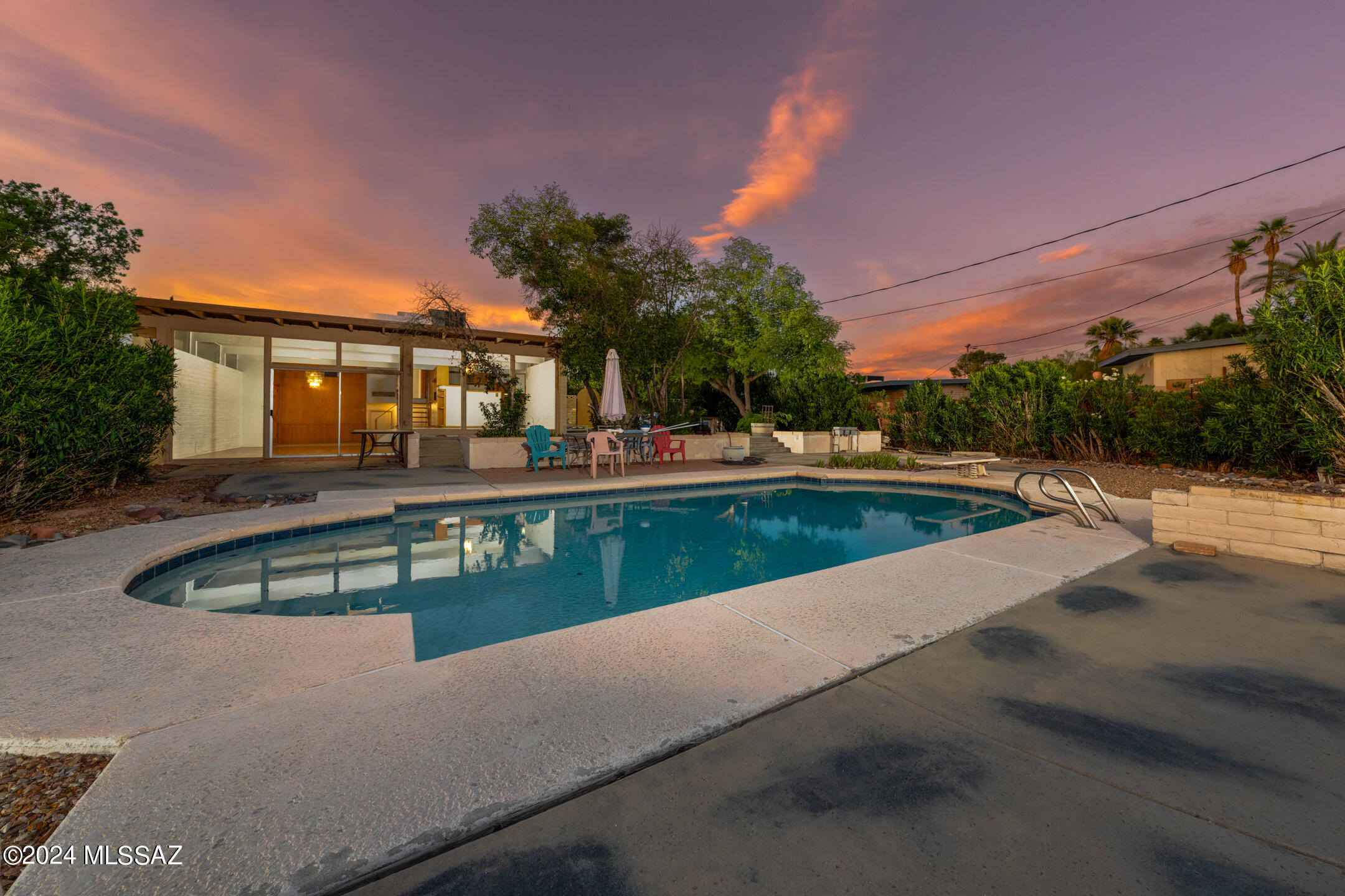 8702 E Lancaster Road
