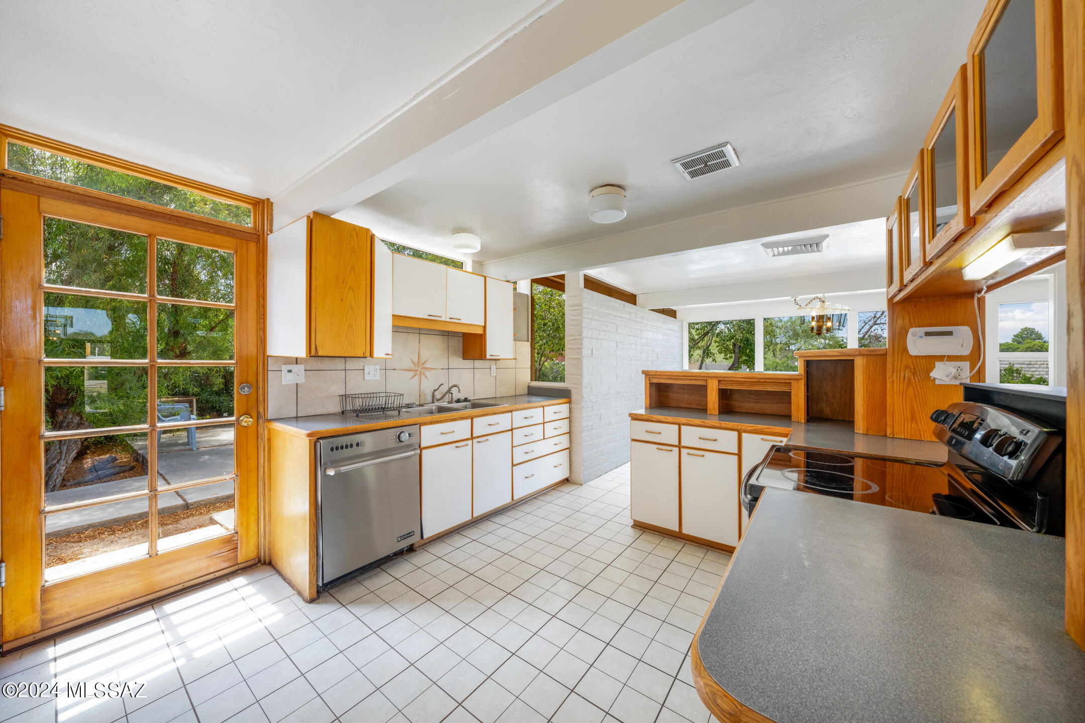 8702 E Lancaster Road