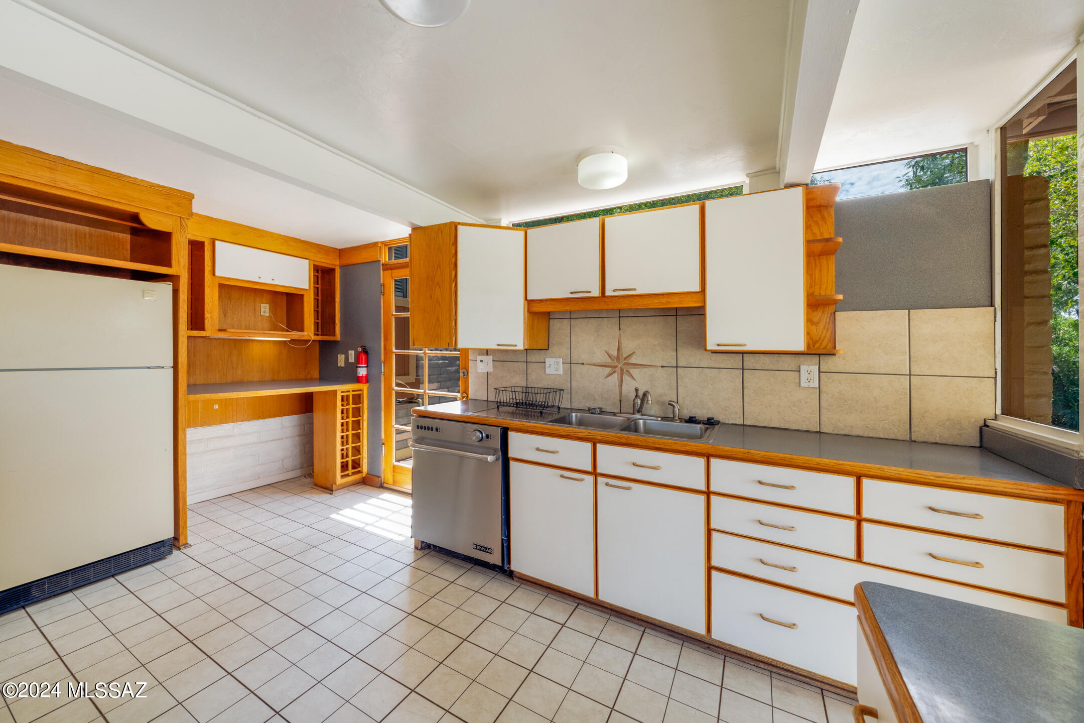 8702 E Lancaster Road