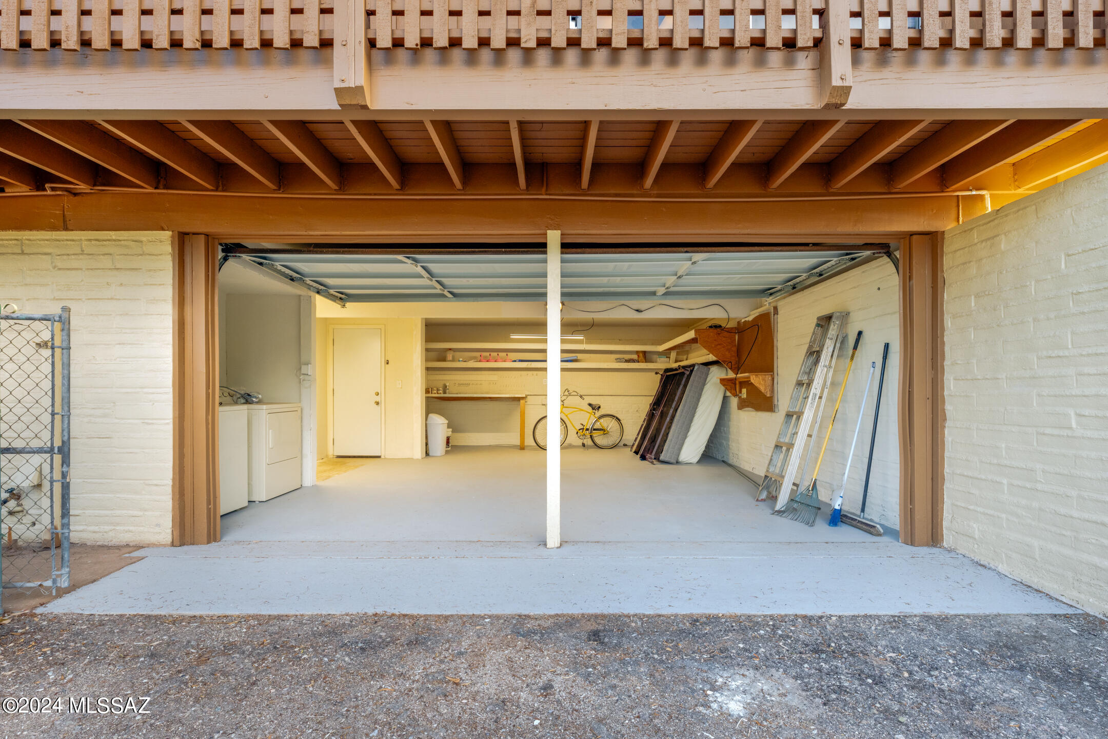 8702 E Lancaster Road