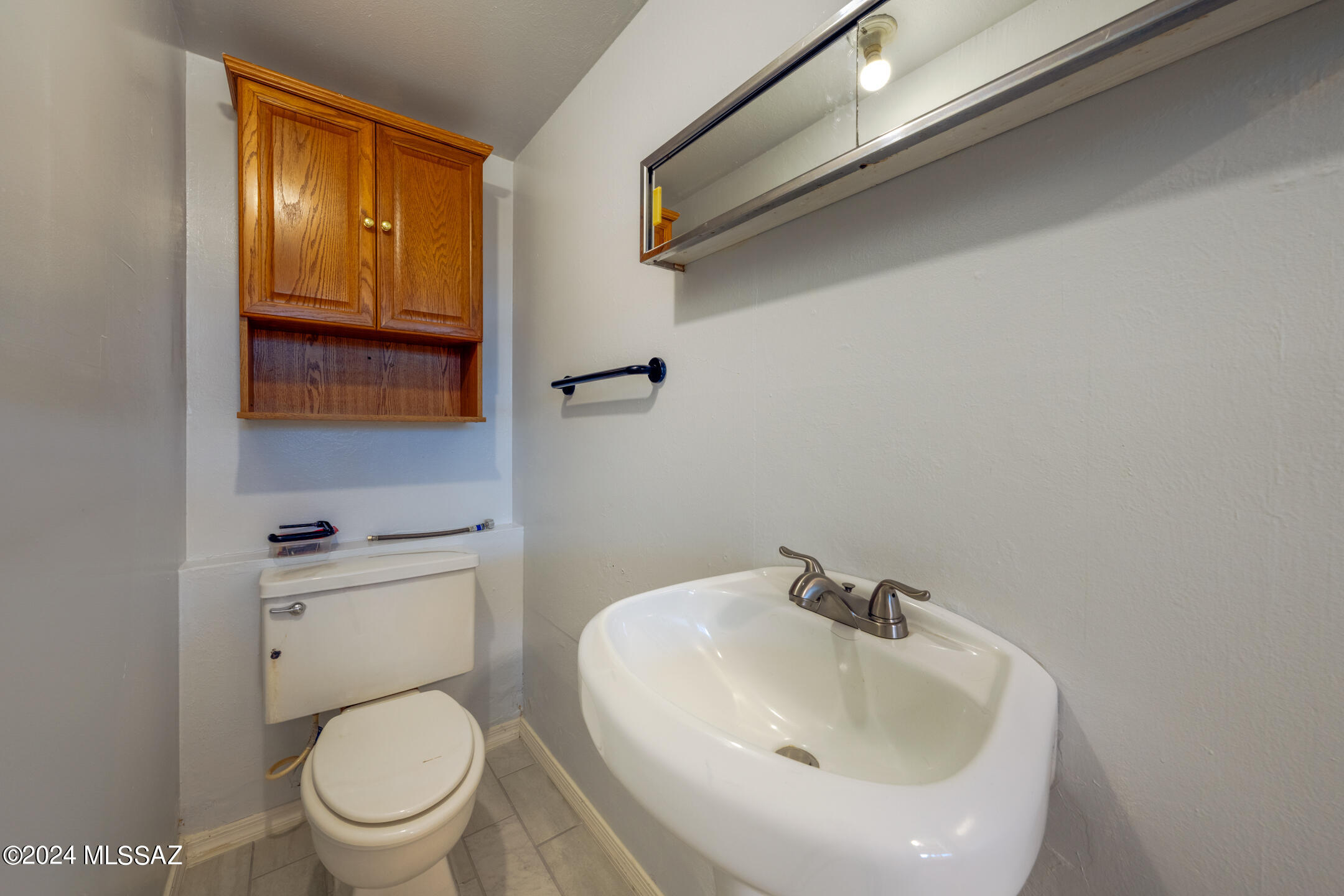 8702 E Lancaster Road