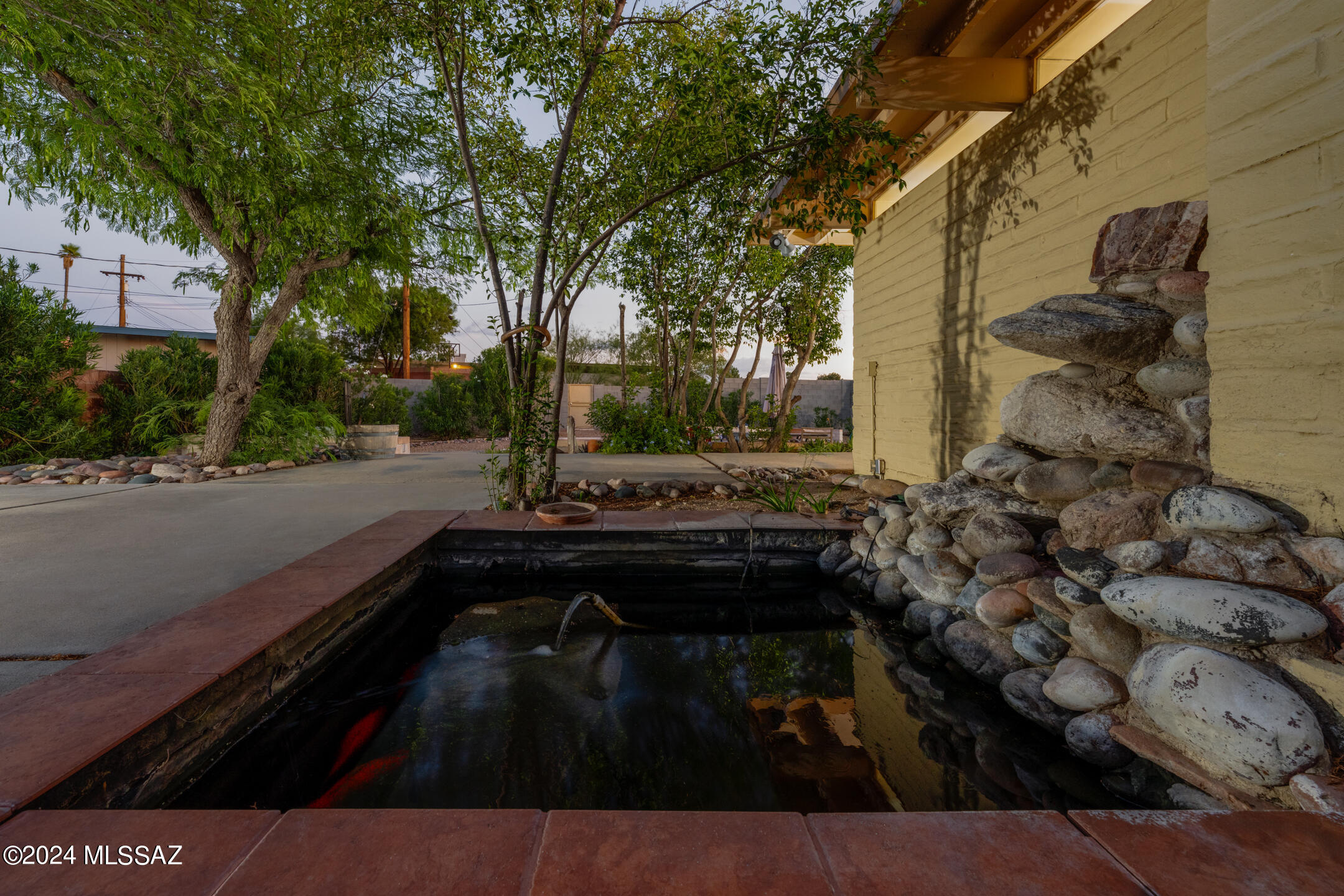 8702 E Lancaster Road