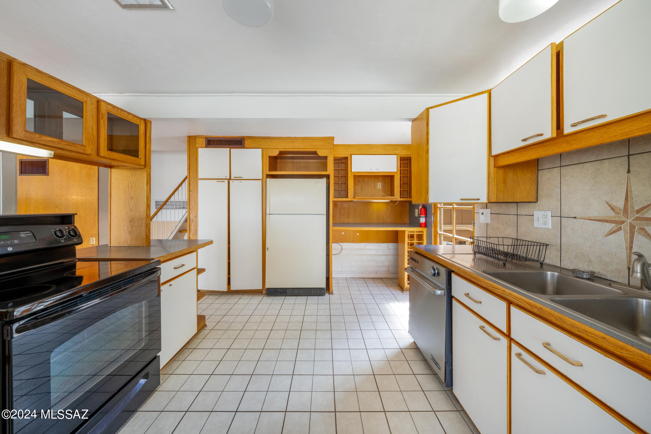 8702 E Lancaster Road