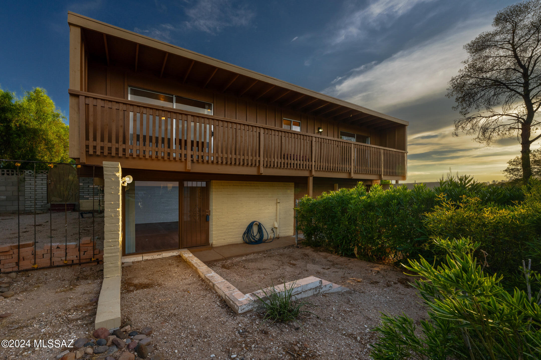 8702 E Lancaster Road