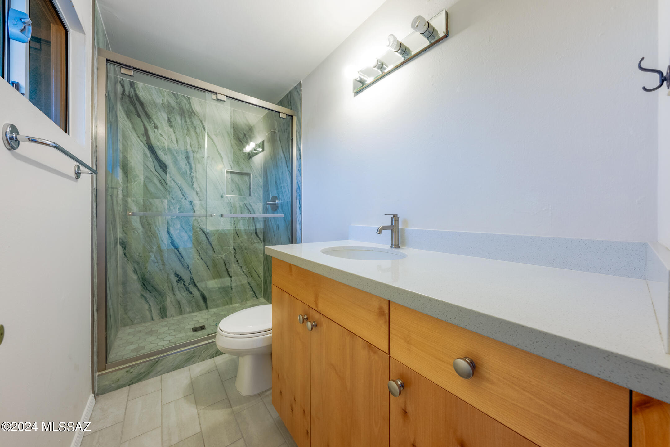 8702 E Lancaster Road