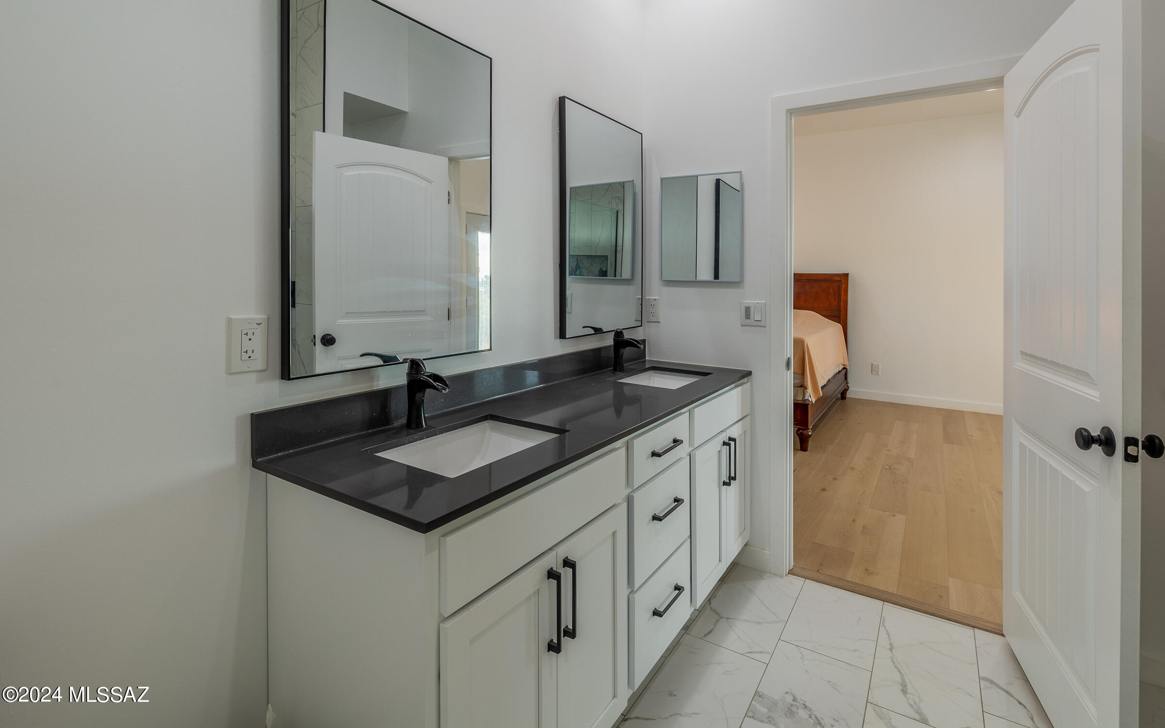 11261 E Camino Aurelia
