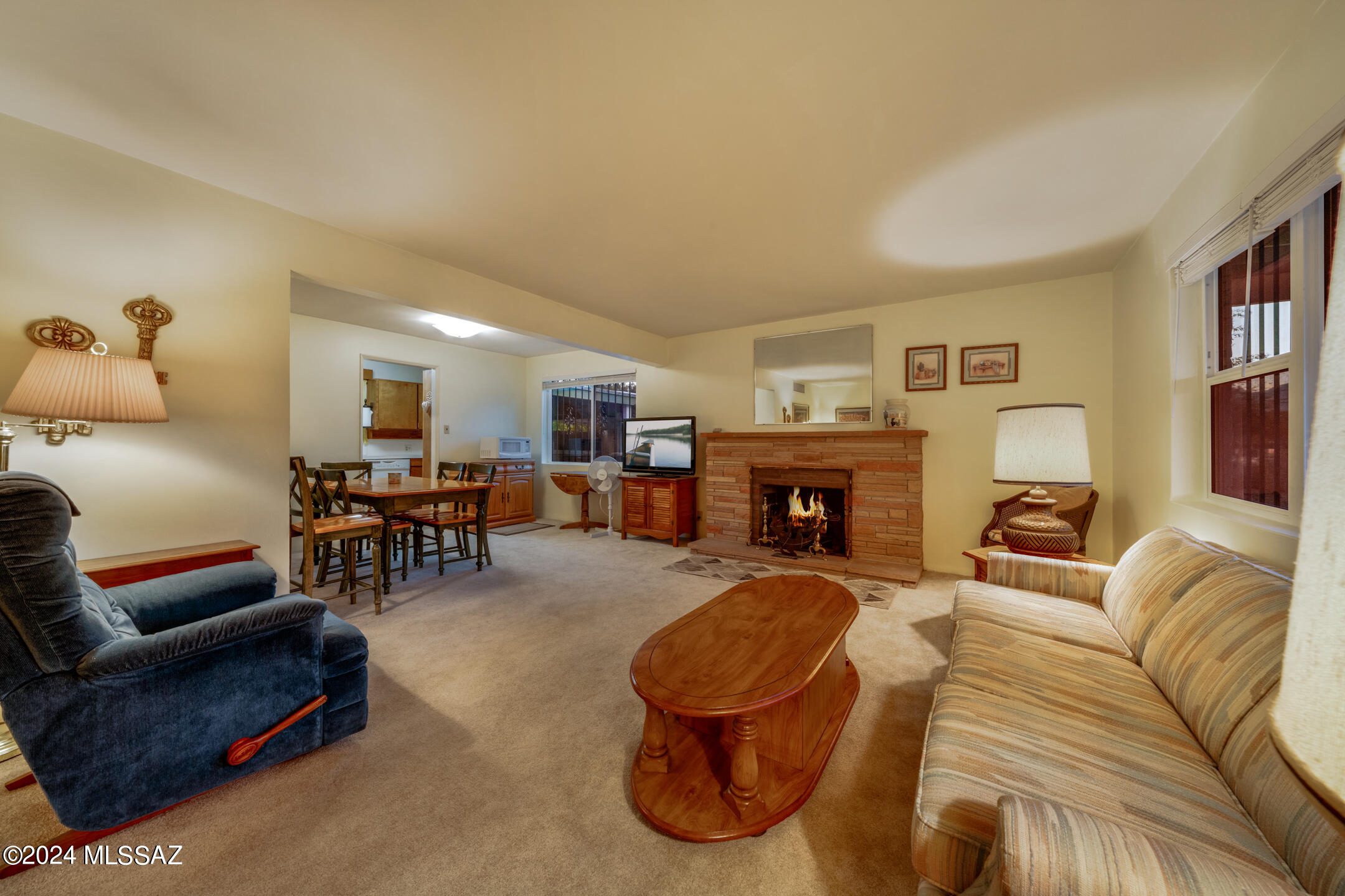 933 N Longfellow Avenue