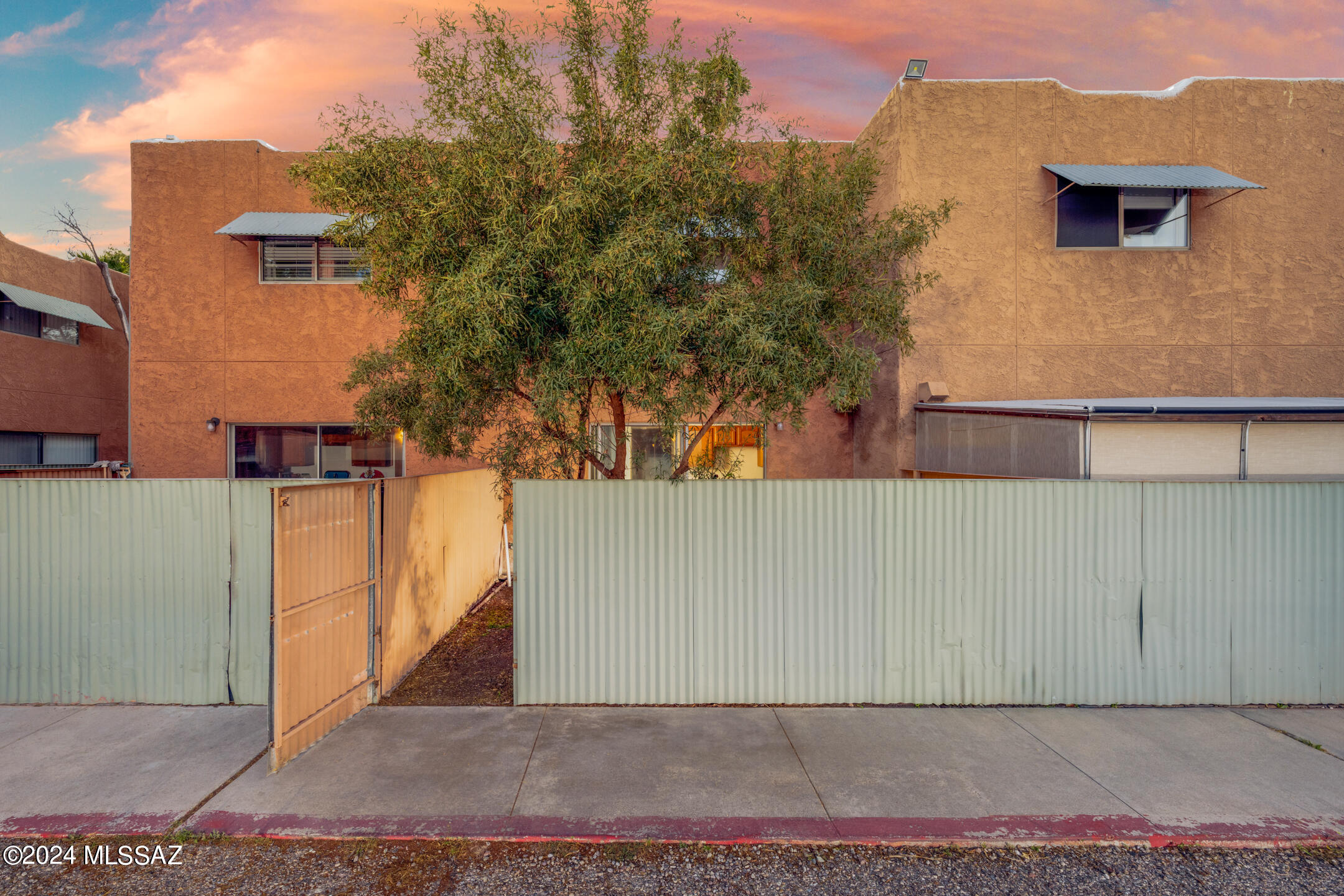 2950 N Alvernon Way Unit: 6105