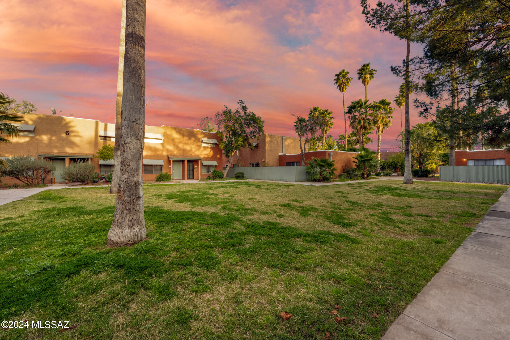 2950 N Alvernon Way Unit: 6105