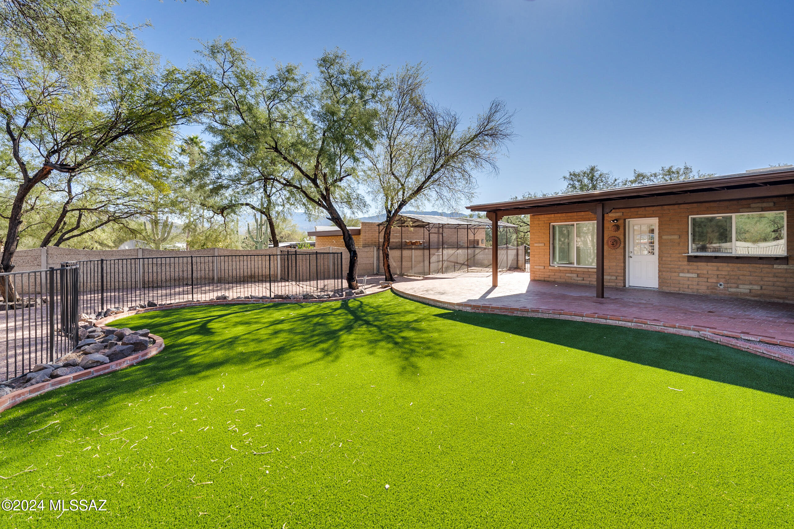 11421 E Holster Drive