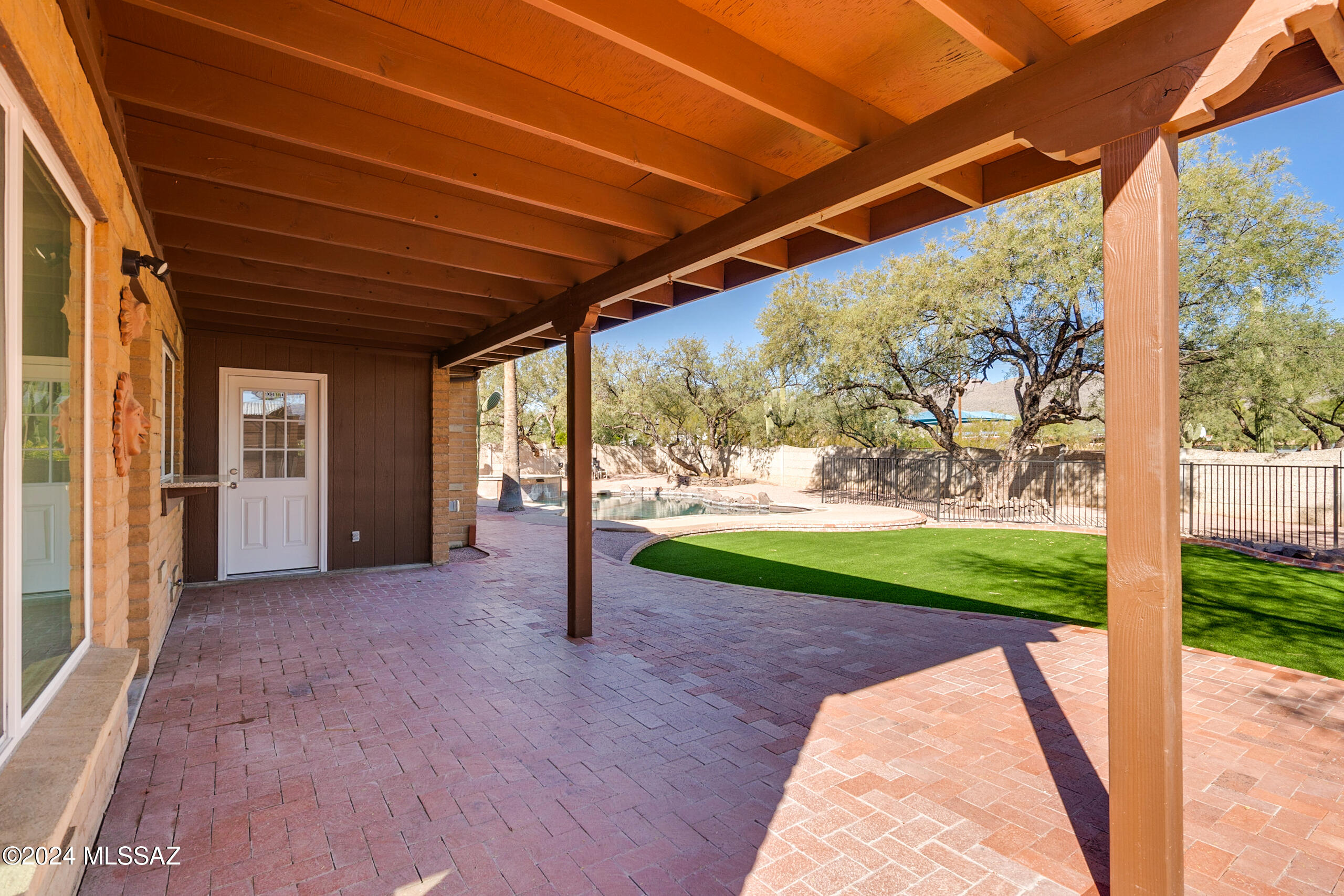 11421 E Holster Drive