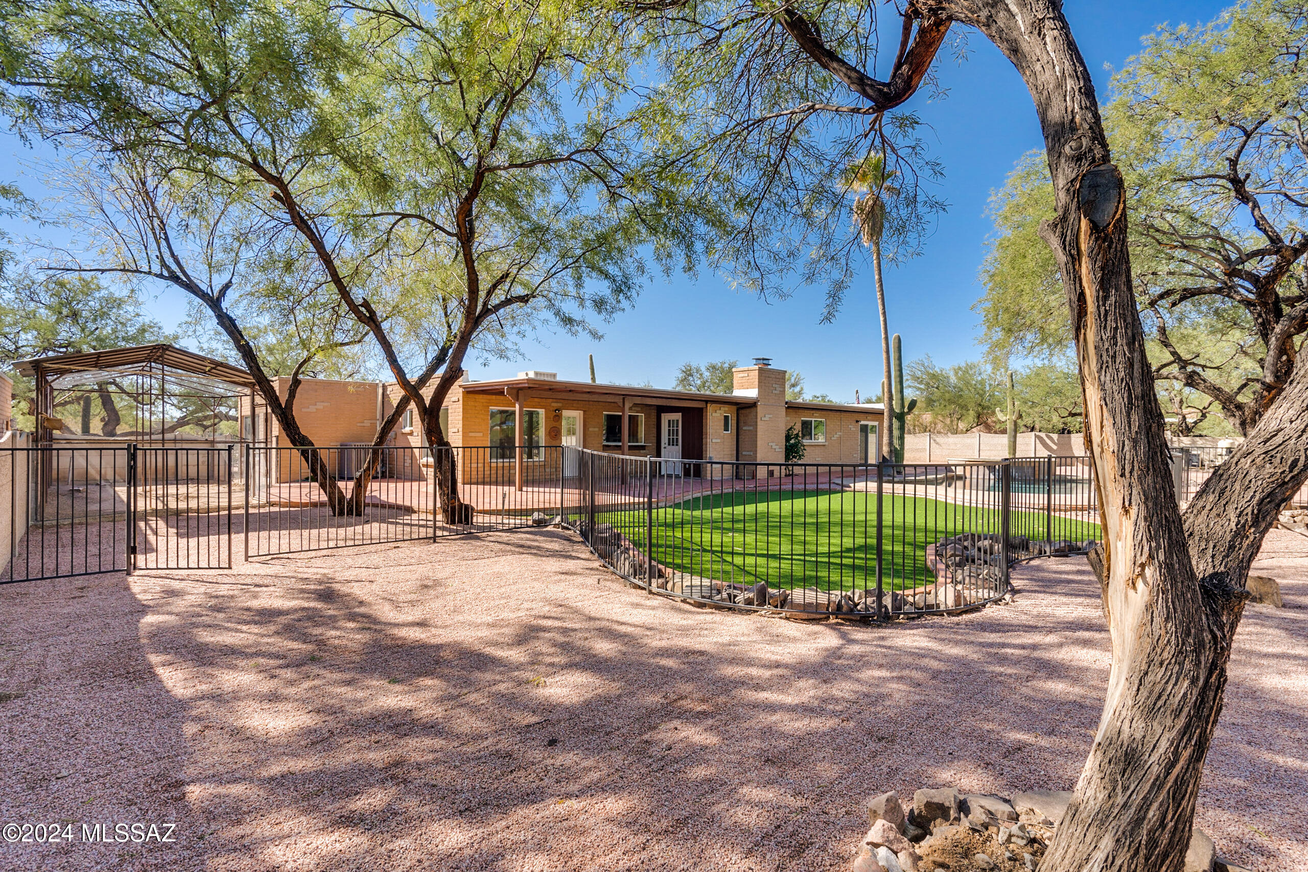 11421 E Holster Drive