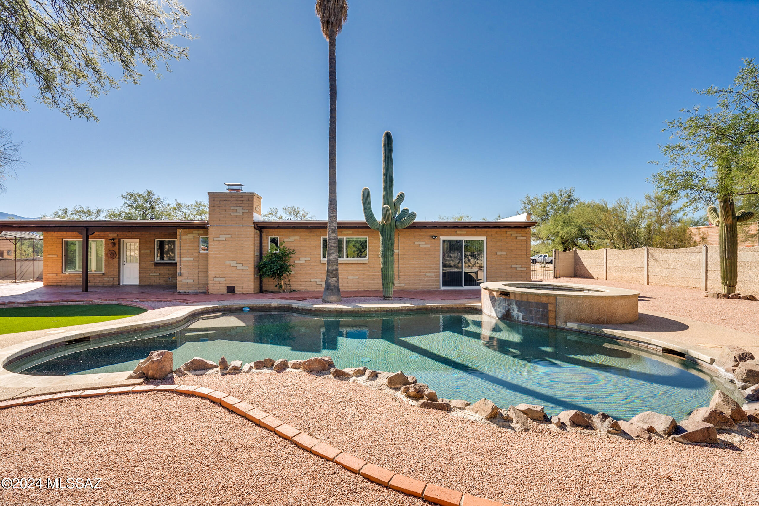 11421 E Holster Drive